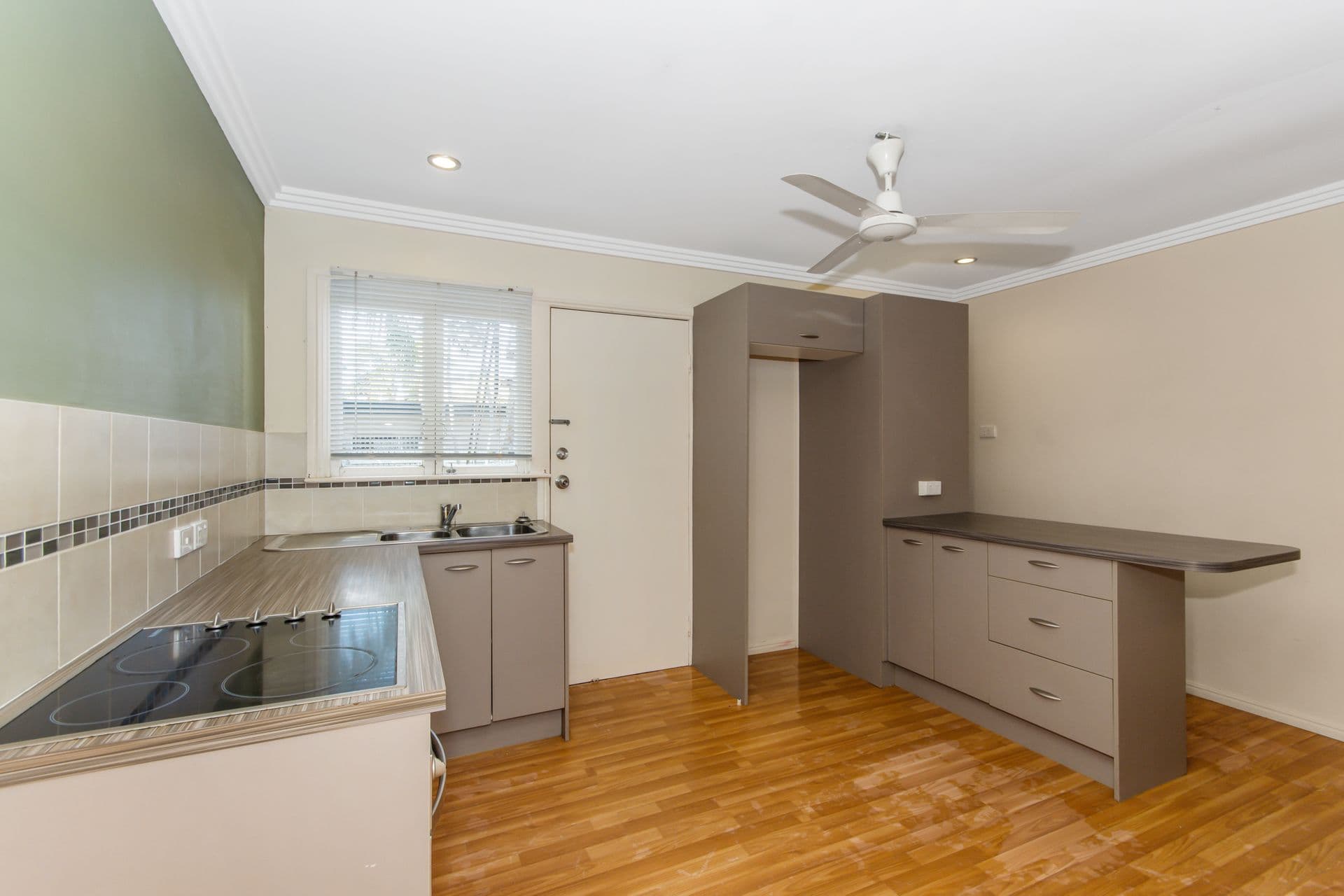 3/2 McQuade Street, Mysterton, QLD, 4812, Mysterton - Thumbnail 2