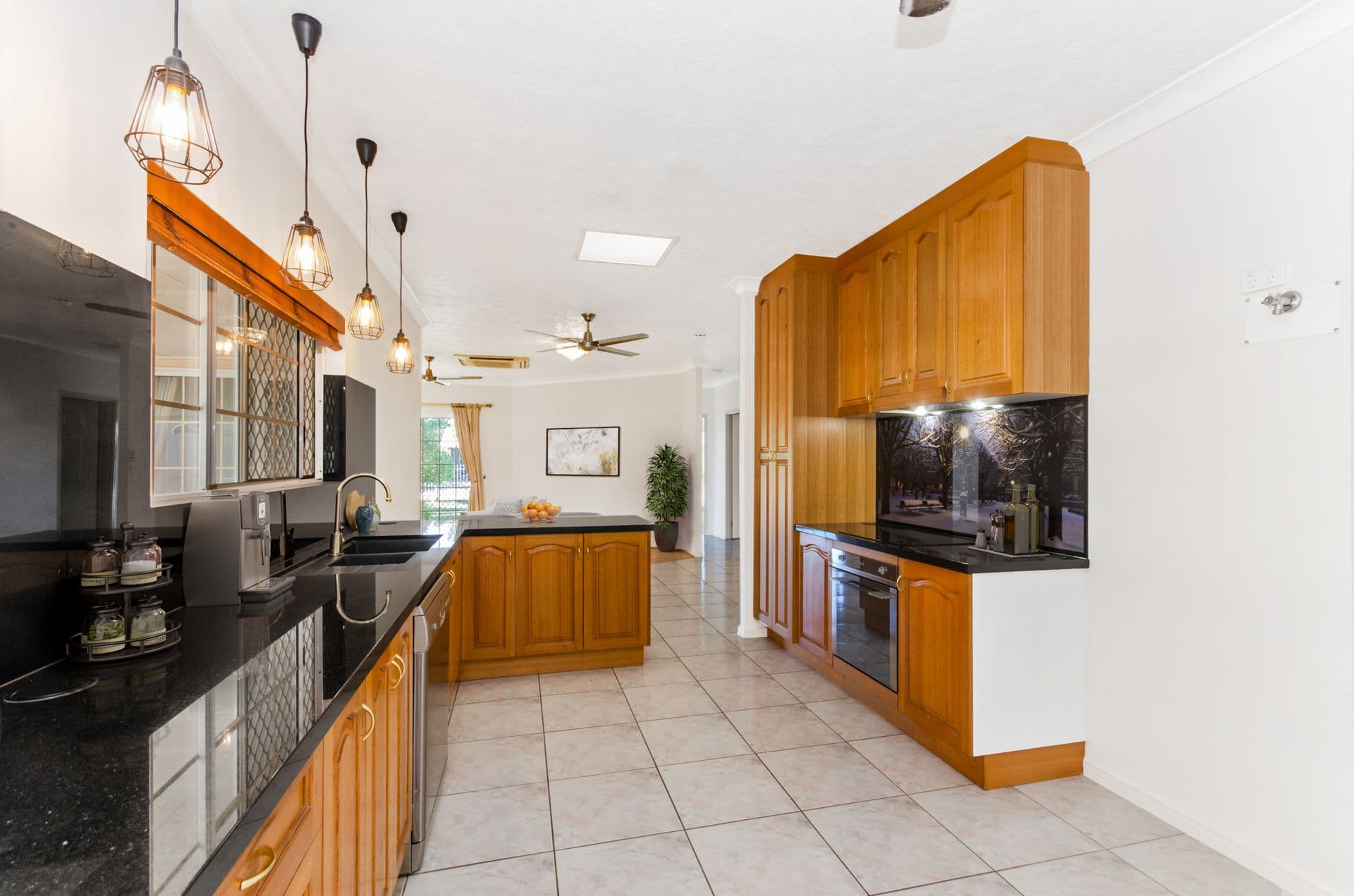 19 Avon Avenue, Kirwan, QLD, 4817, Kirwan - Thumbnail 4