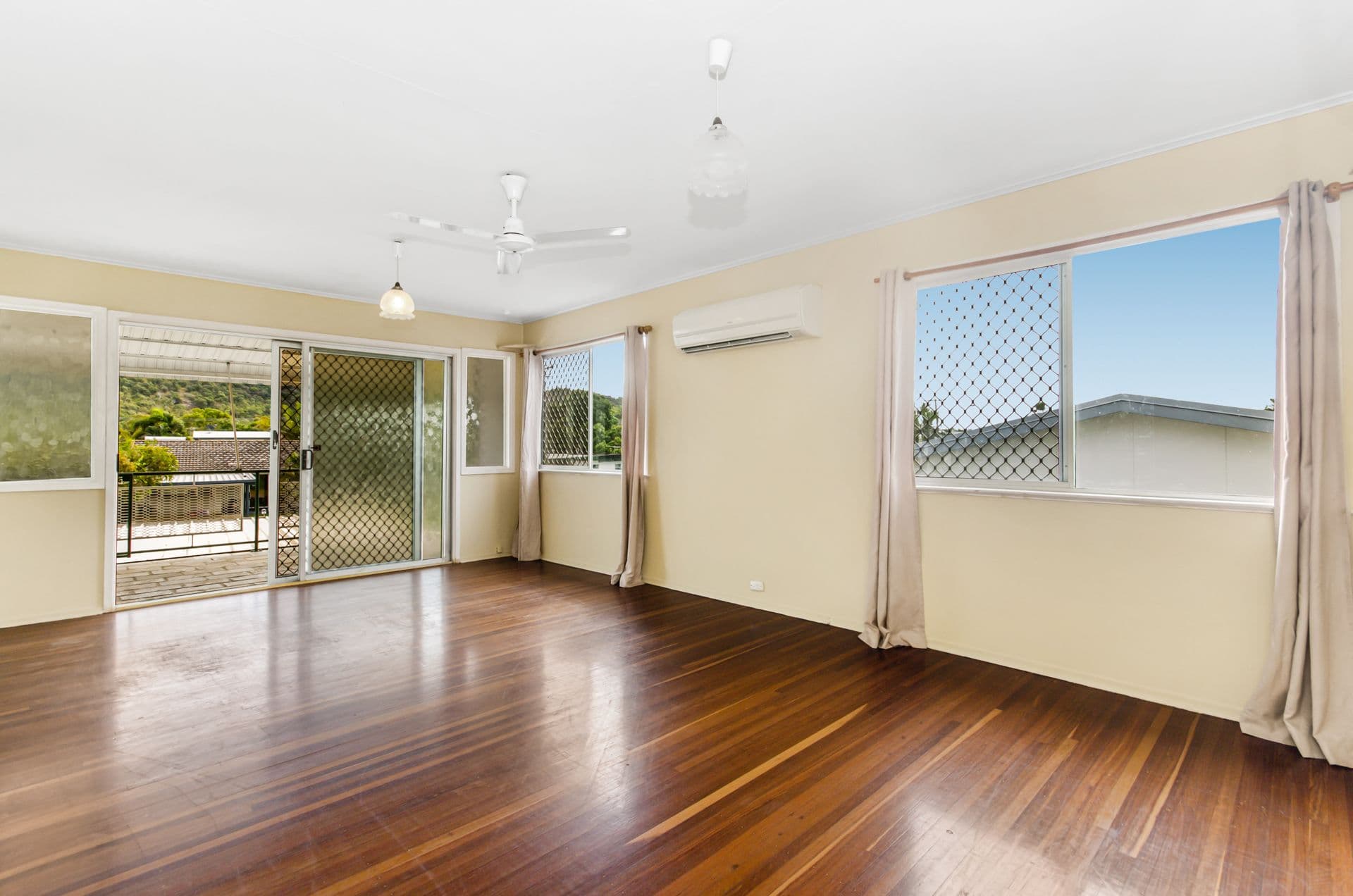 16 Ives Street, Kirwan, QLD, 4817, Kirwan - Thumbnail 3