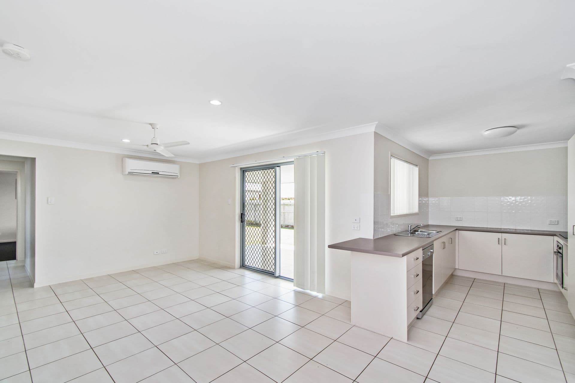 5 Whitehaven Way, Mount Low, QLD, 4818, Mount Low - Thumbnail 2