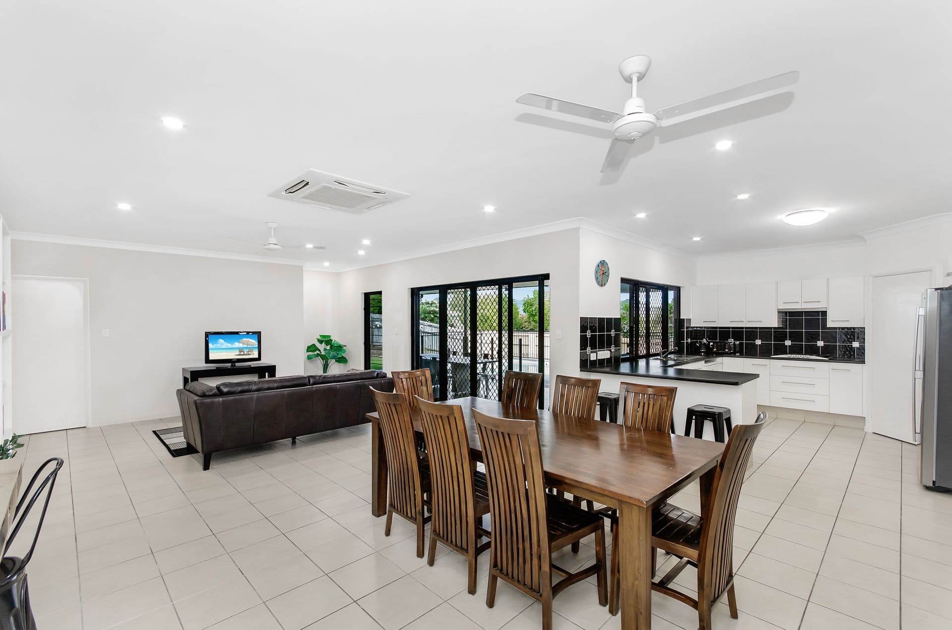 1 Adrian Rise, Mount Louisa, QLD, 4814, Mount Louisa - Thumbnail 4