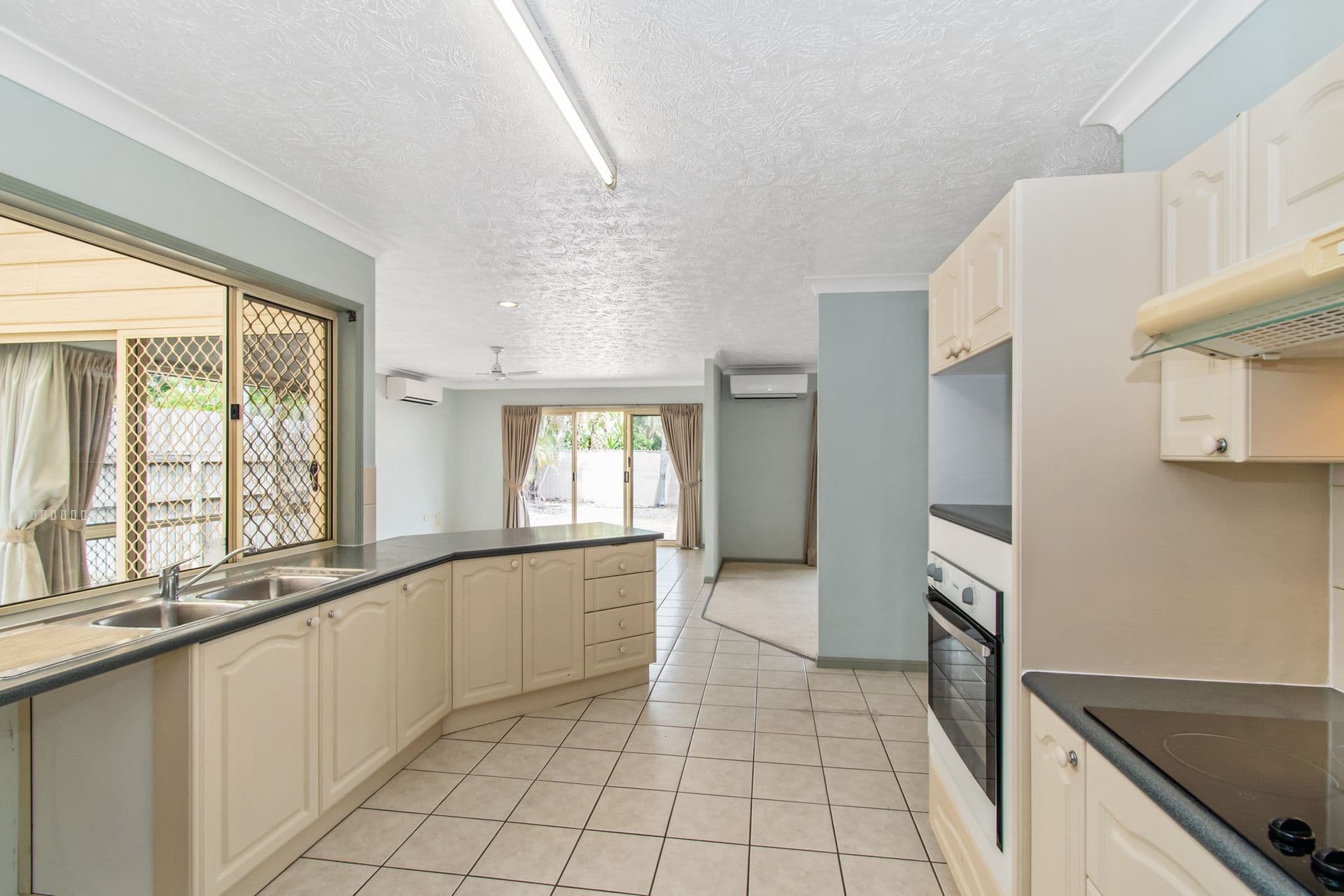 52 Burnda Street, Kirwan, QLD, 4817, Kirwan - Thumbnail 3