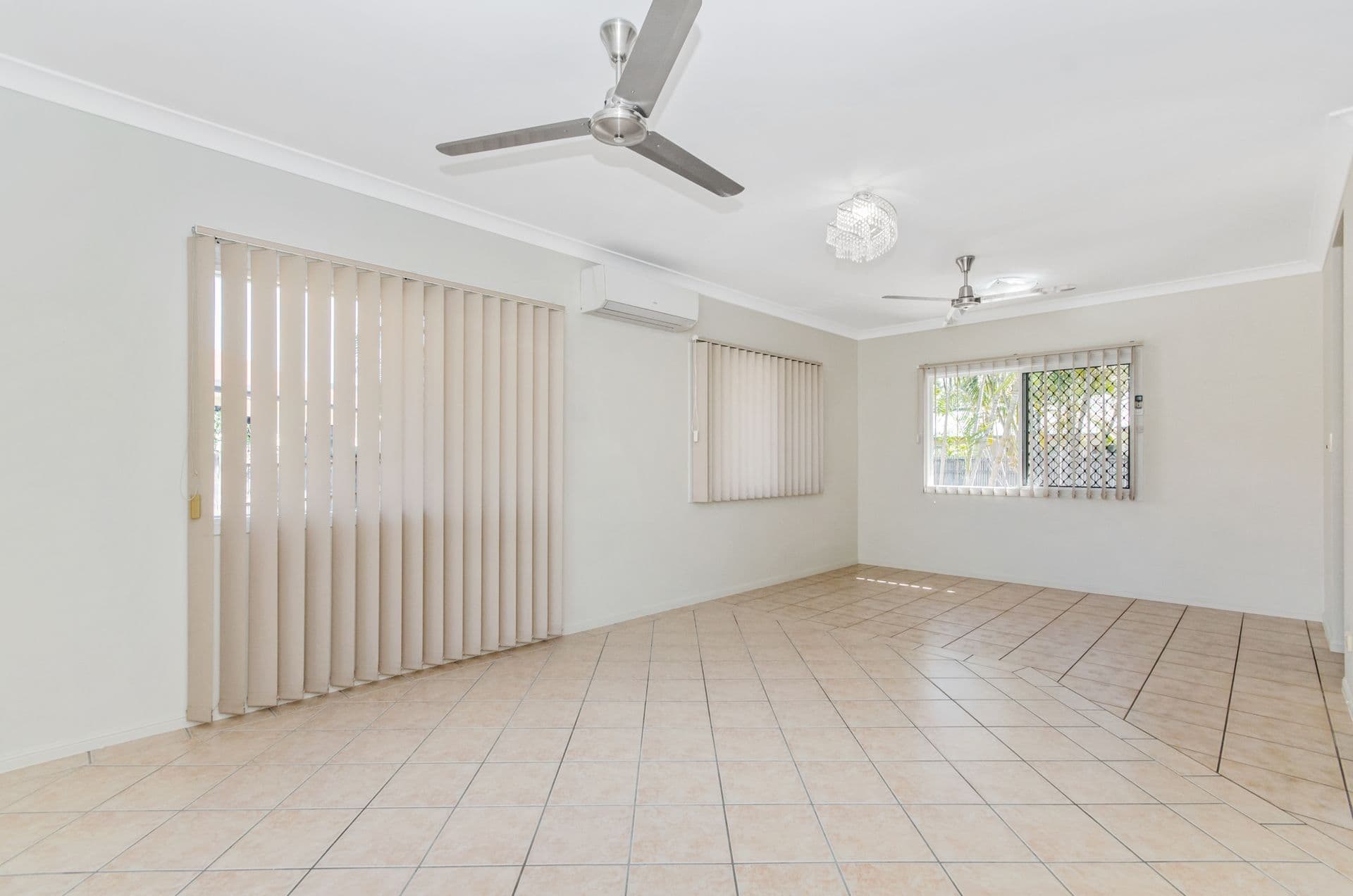 10 Alpina Place, Kirwan, QLD, 4817, Kirwan - Thumbnail 2