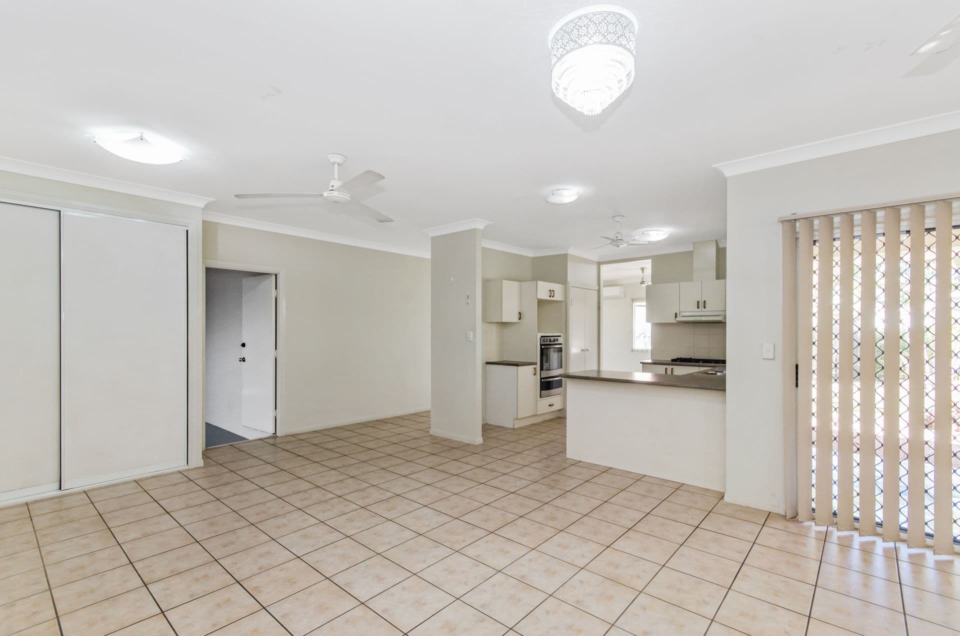 10 Alpina Place, Kirwan, QLD, 4817, Kirwan - Thumbnail 6