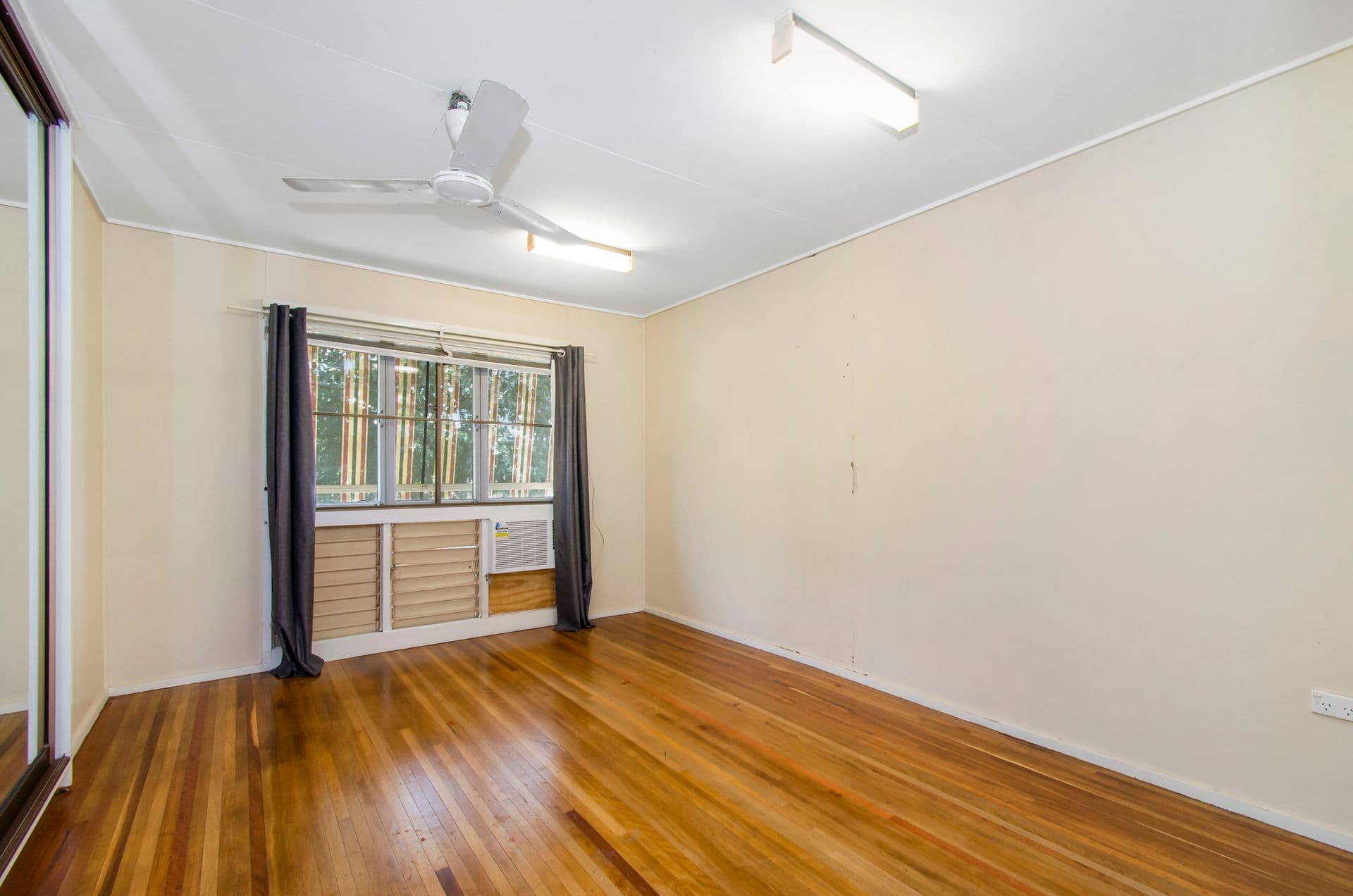 10 Condamine Street, Wulguru, QLD, 4811, Wulguru - Thumbnail 4