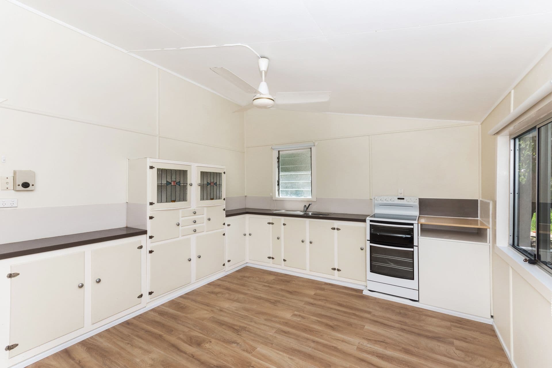 44 Bayswater Road, Hyde Park, QLD, 4812, Hyde Park - Thumbnail 5
