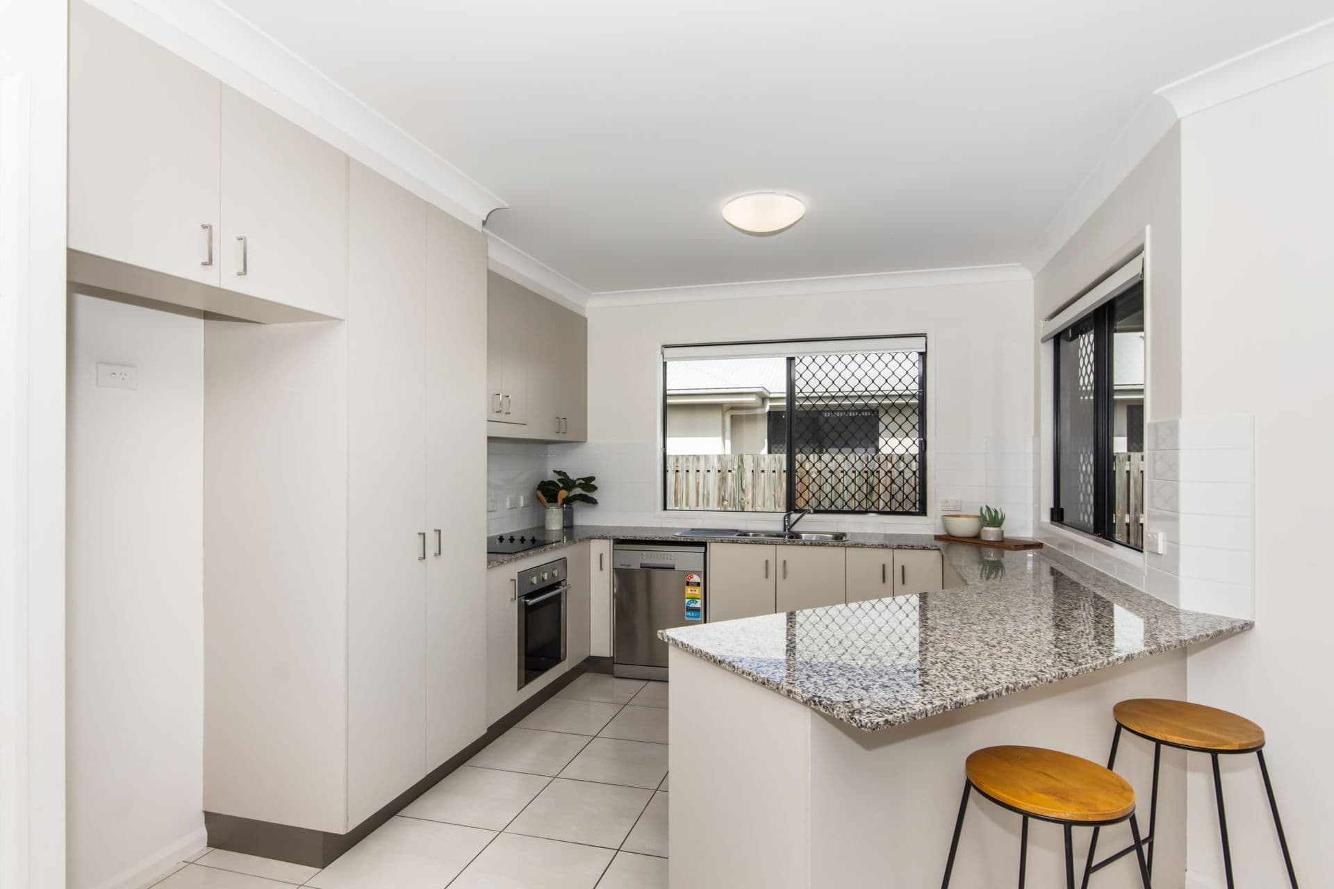 11 Yanuca Street, Burdell, QLD, 4818, Burdell - Thumbnail 2