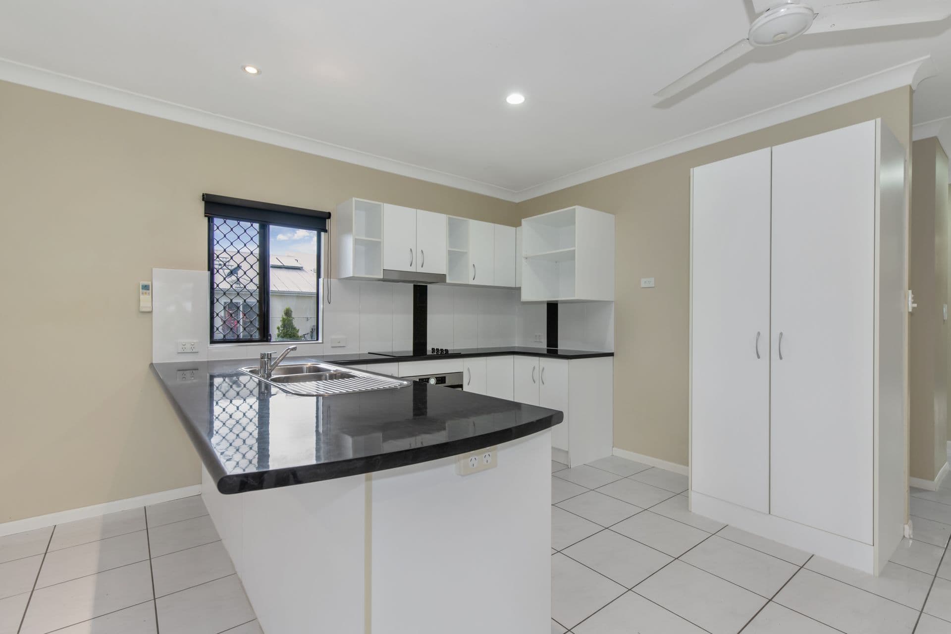 6 Blackview Avenue, Black River, QLD, 4818, Black River - Thumbnail 4