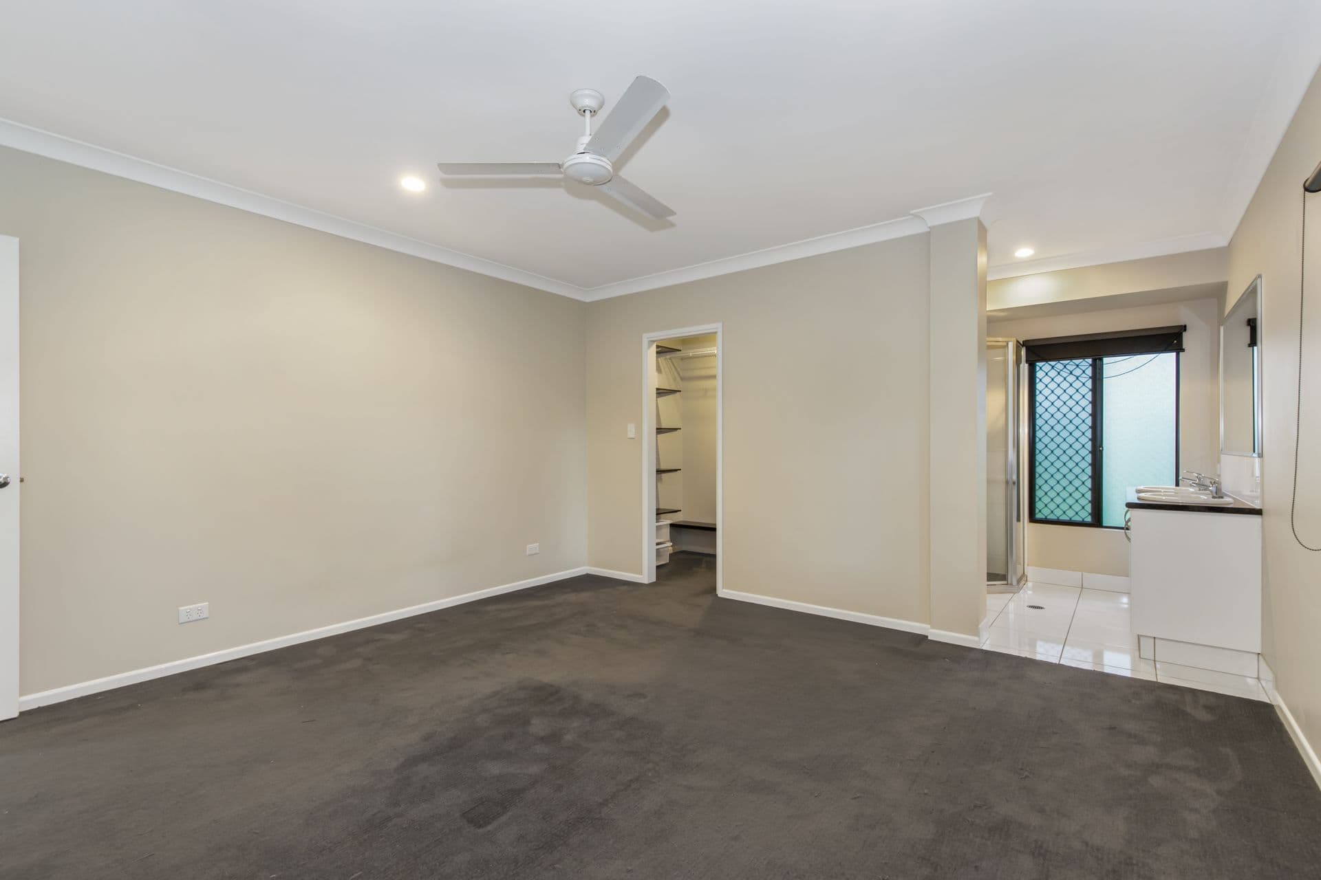 6 Blackview Avenue, Black River, QLD, 4818, Black River - Thumbnail 8