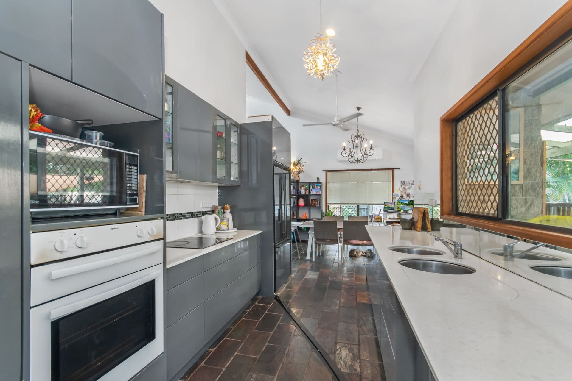 10 Picton Court, Cranbrook, QLD, 4814, Cranbrook - Thumbnail 2