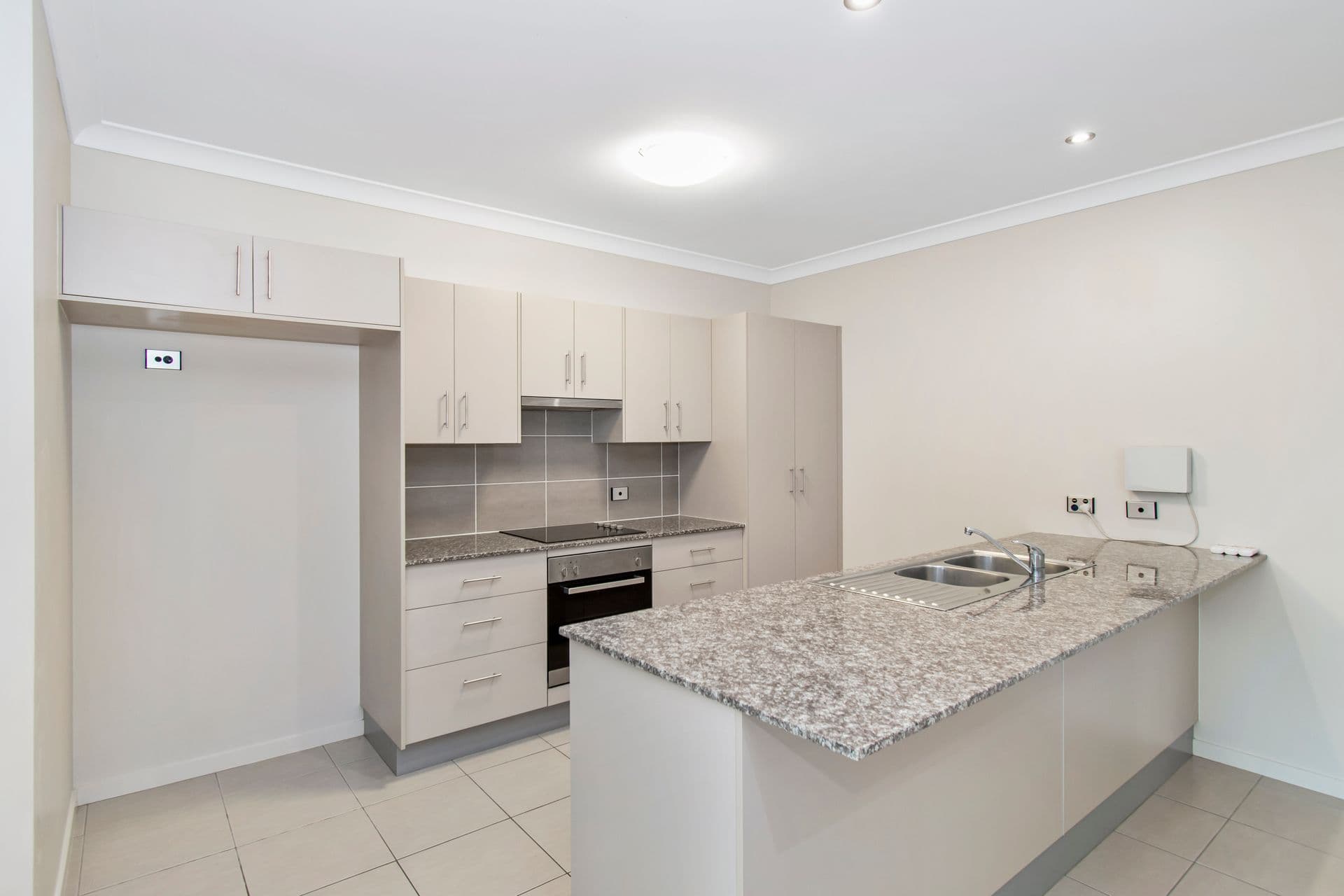 7 Imperial Court, Mount Low, QLD, 4818, Mount Low - Thumbnail 2