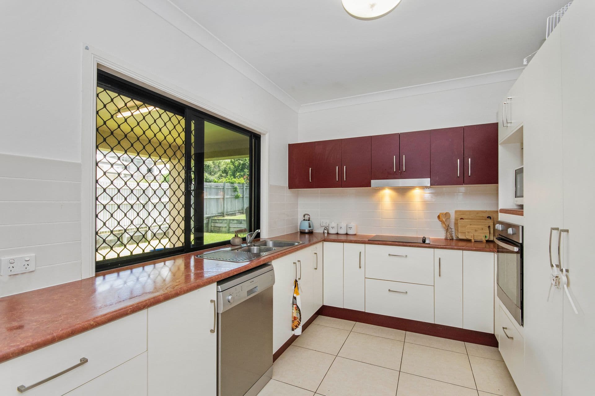 32 Keeper Court, Mount Louisa, QLD, 4814, Mount Louisa - Thumbnail 2