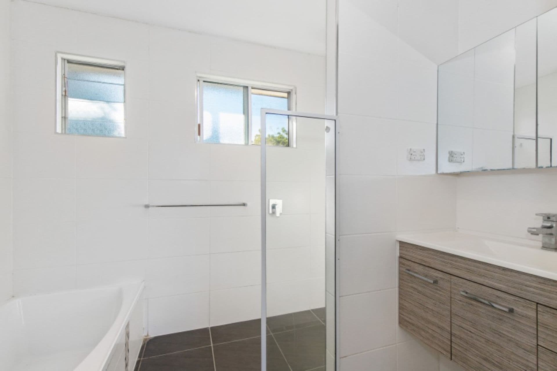 1392 Riverway Drive, Kelso, QLD, 4815, Kelso - Thumbnail 5
