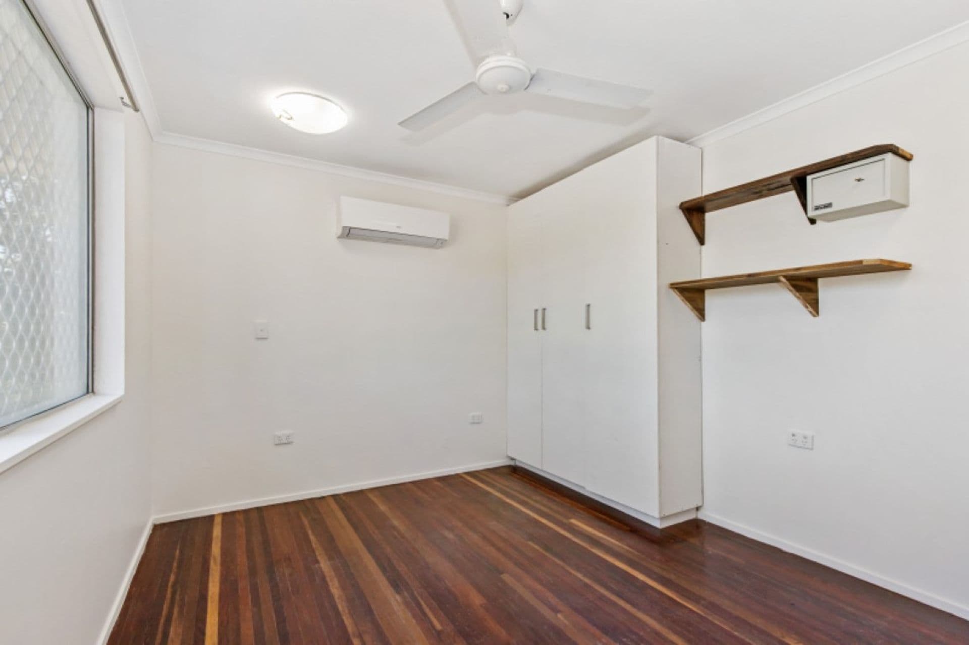 1392 Riverway Drive, Kelso, QLD, 4815, Kelso - Thumbnail 4