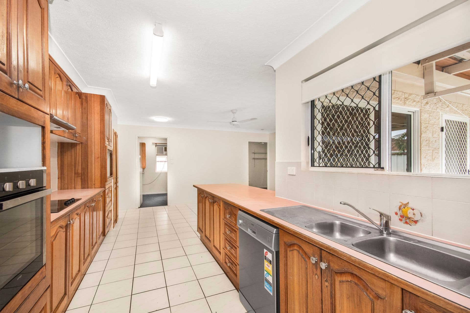6 Childers Court, Kirwan, QLD, 4817, Kirwan - Thumbnail 3