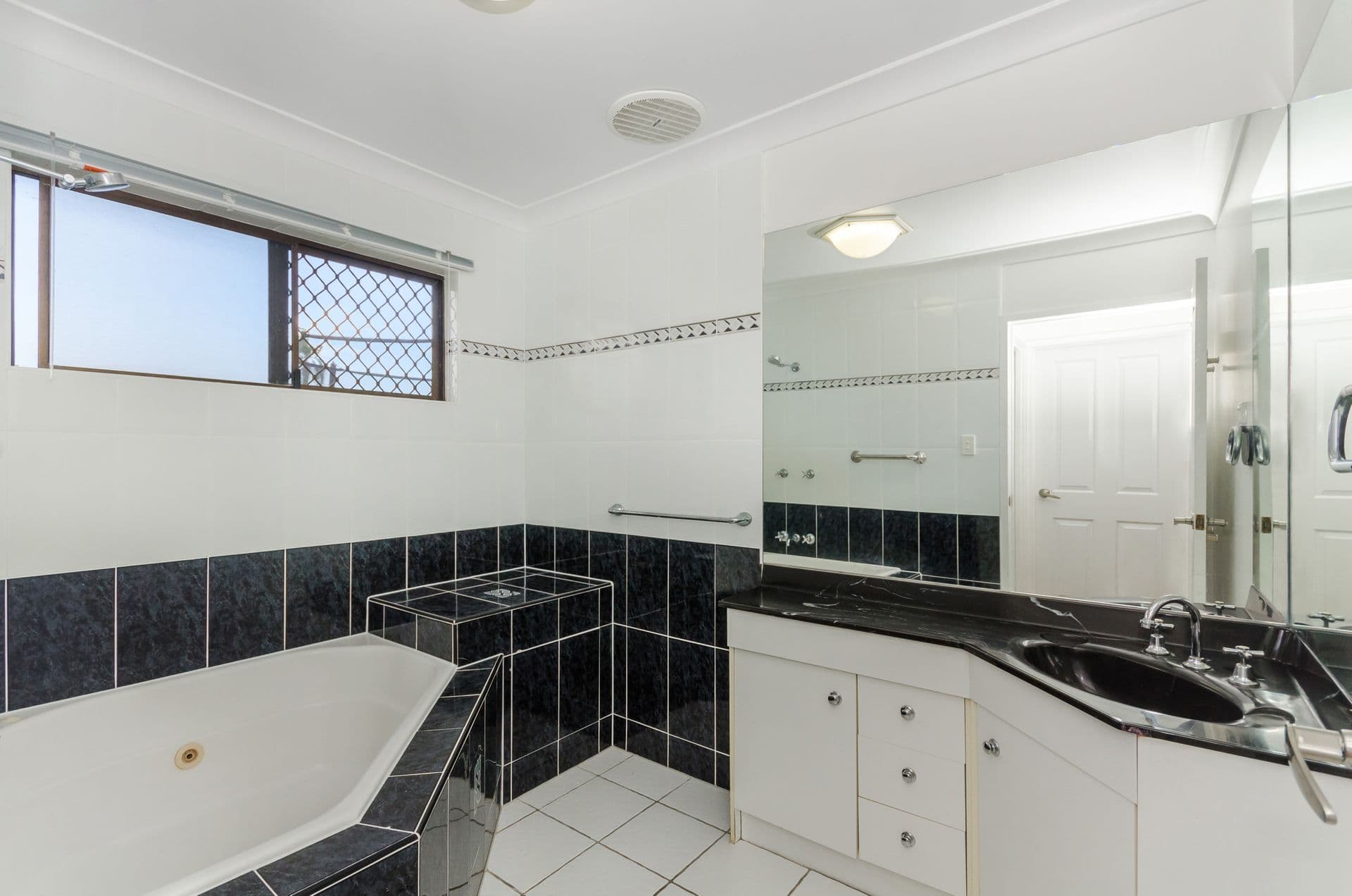 20 Huntington Court, Kirwan, QLD, 4817, Kirwan - Thumbnail 6