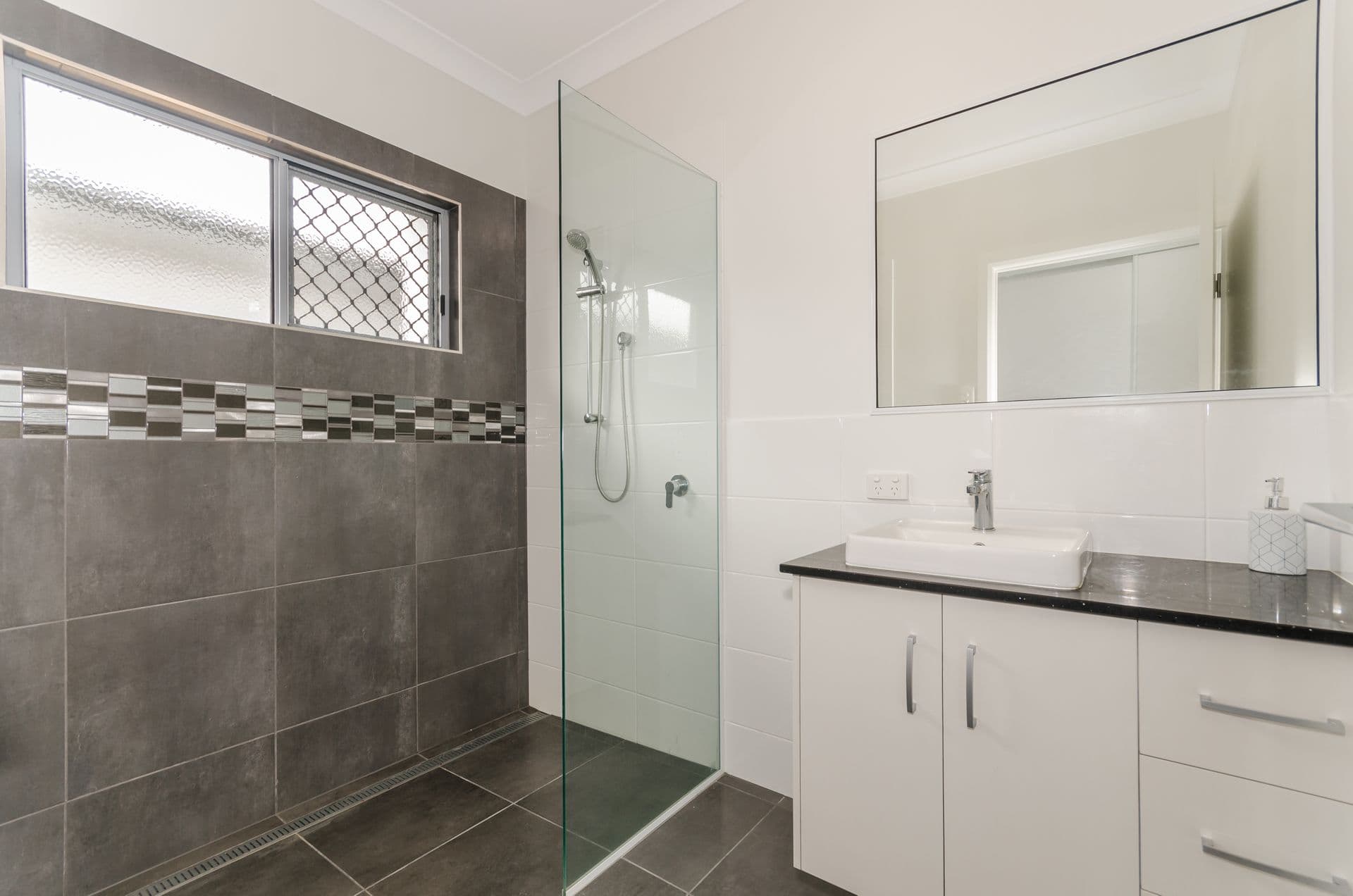 66 Champion Drive, Rosslea, QLD, 4812, Rosslea - Thumbnail 5