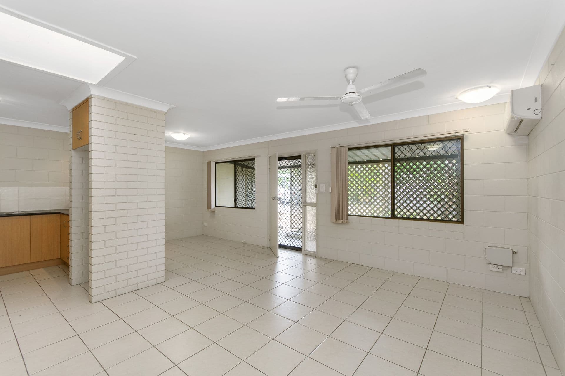 2/41 Nix Street, West End, QLD, 4810, West End - Thumbnail 3