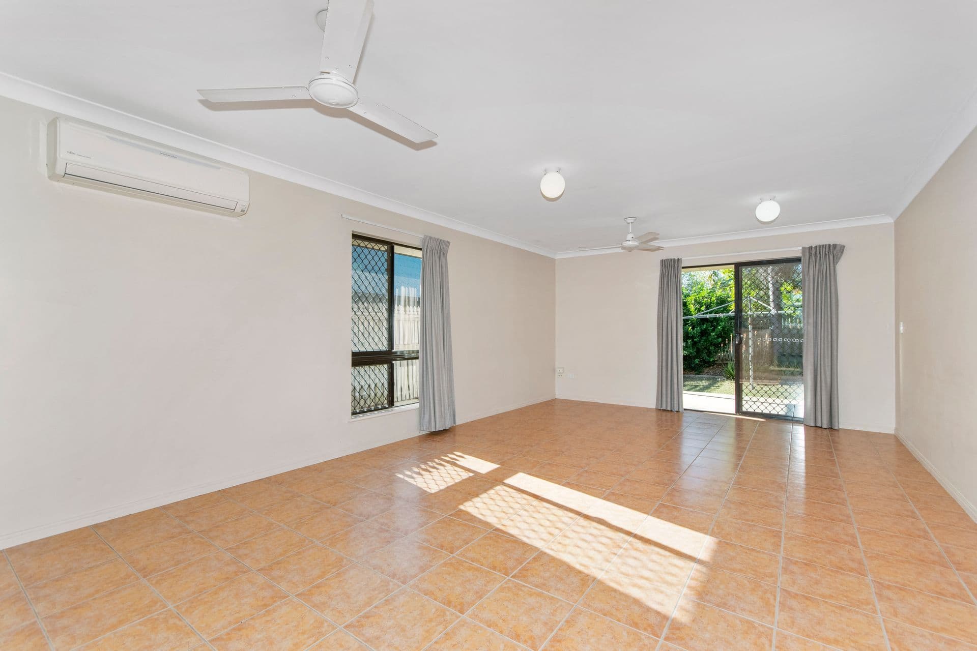 10 Silverleaf Court, Douglas, QLD, 4814, Douglas - Thumbnail 3