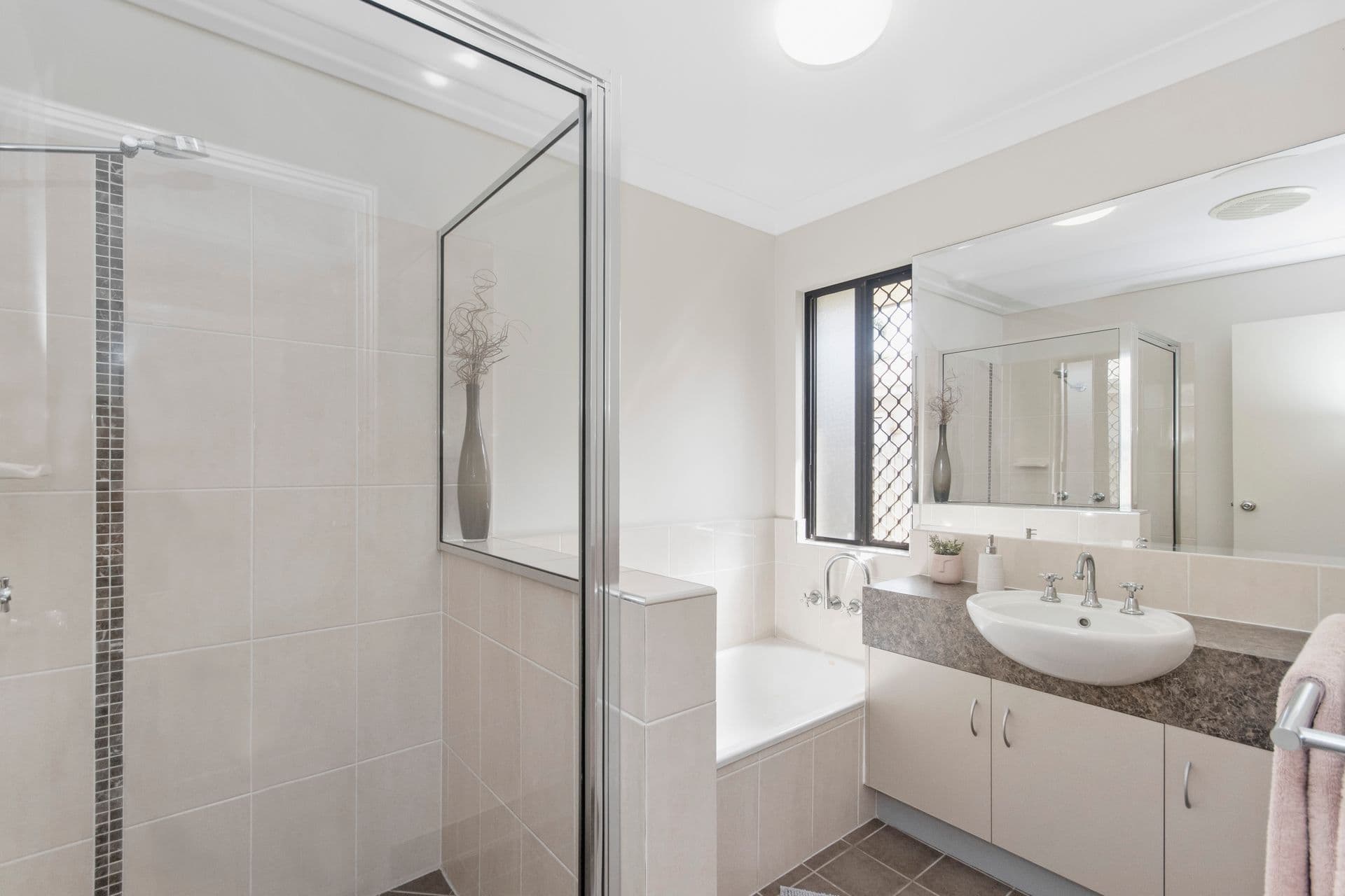16 Chesham Drive, Kirwan, QLD, 4817, Kirwan - Thumbnail 8