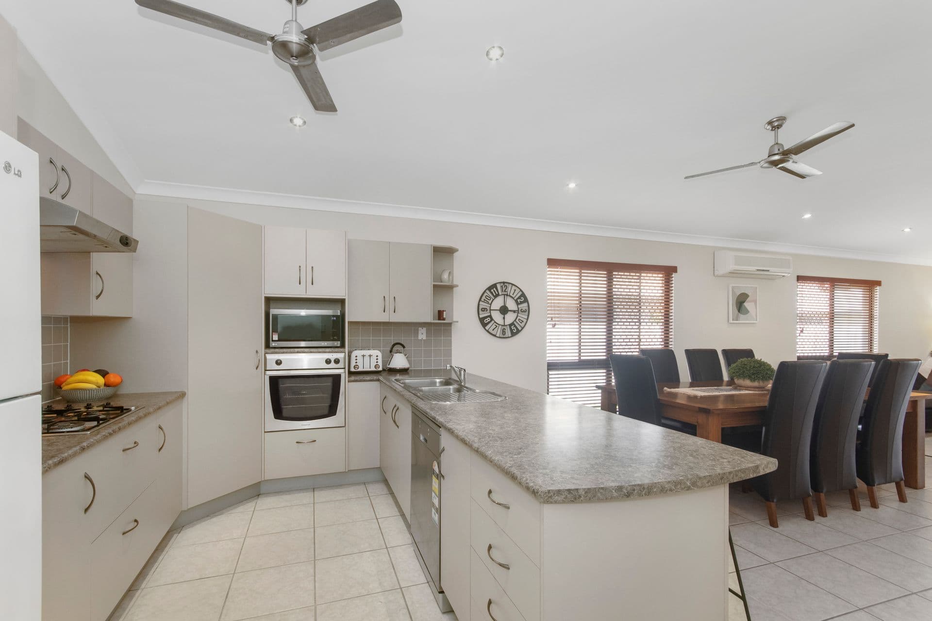 16 Chesham Drive, Kirwan, QLD, 4817, Kirwan - Thumbnail 2