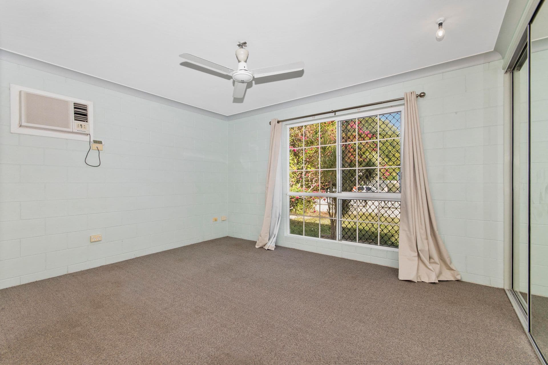 212 Upper Miles Avenue, Kelso, QLD, 4815, Kelso - Thumbnail 4