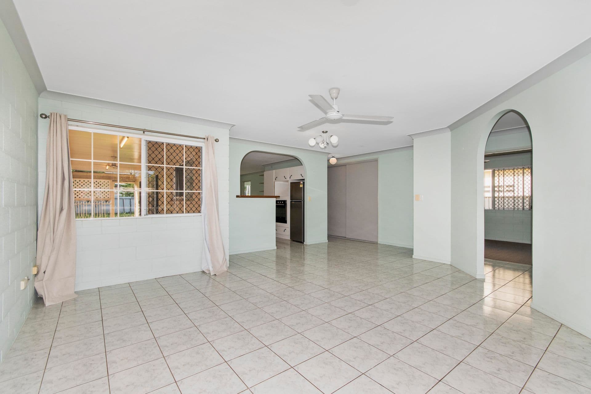 212 Upper Miles Avenue, Kelso, QLD, 4815, Kelso - Thumbnail 3