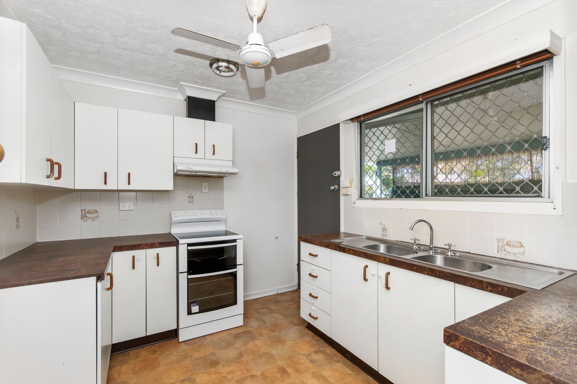 40 Daniels Street, Vincent, QLD, 4814, Vincent - Thumbnail 2