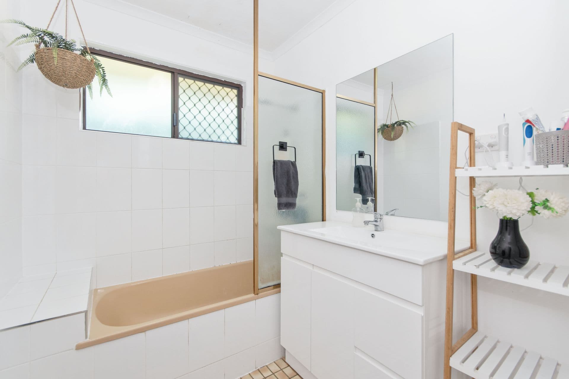 37 Manuka Court, Bushland Beach, QLD, 4818, Bushland Beach - Thumbnail 6