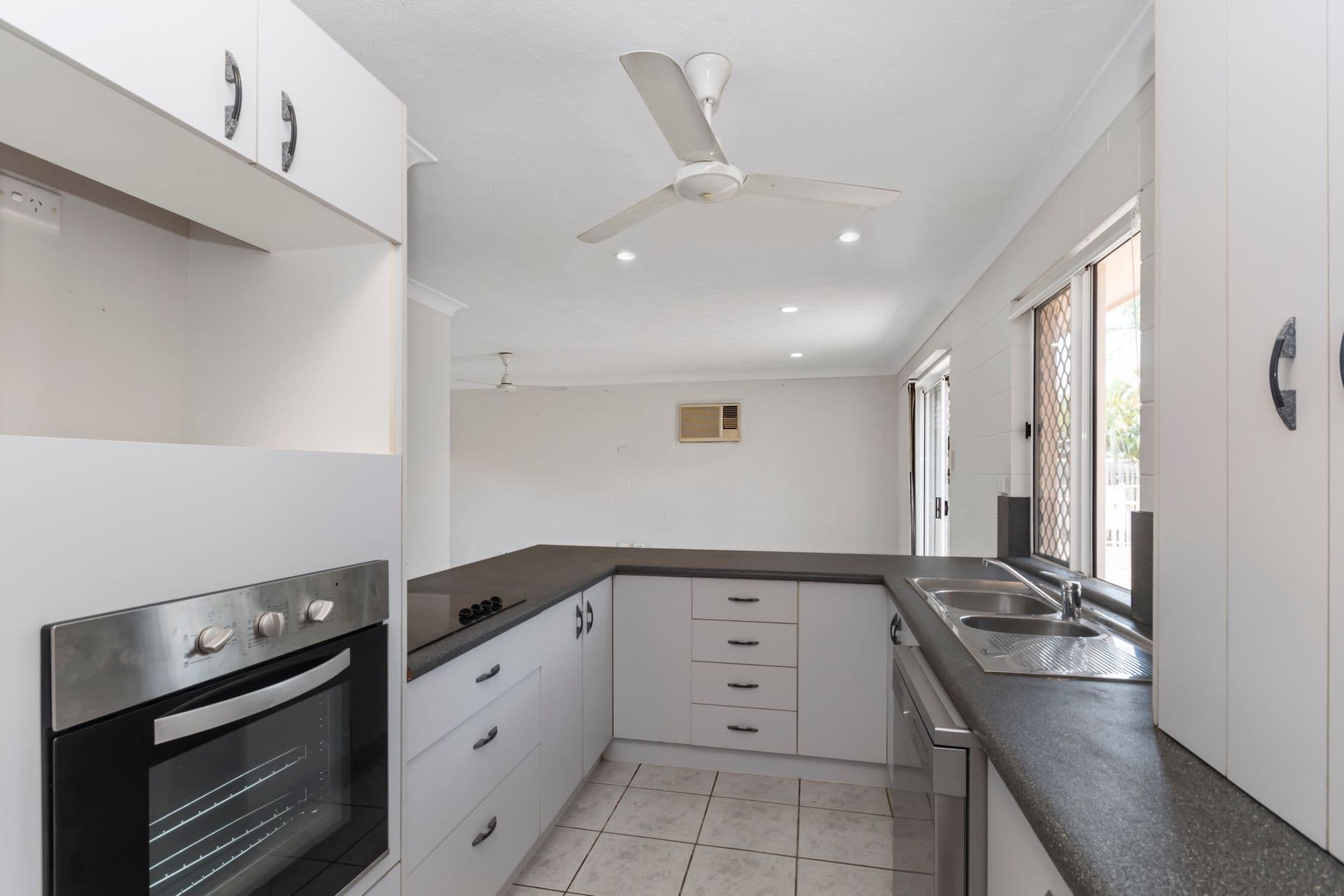 49 Marina Drive, Bushland Beach, QLD, 4818, Bushland Beach - Thumbnail 2