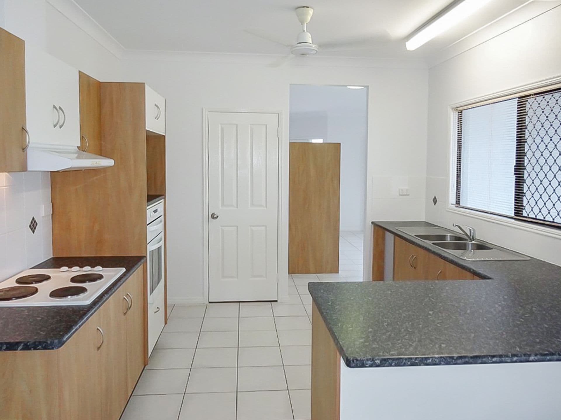 14 Sunningdale Court, Kirwan, QLD, 4817, Kirwan - Thumbnail 2