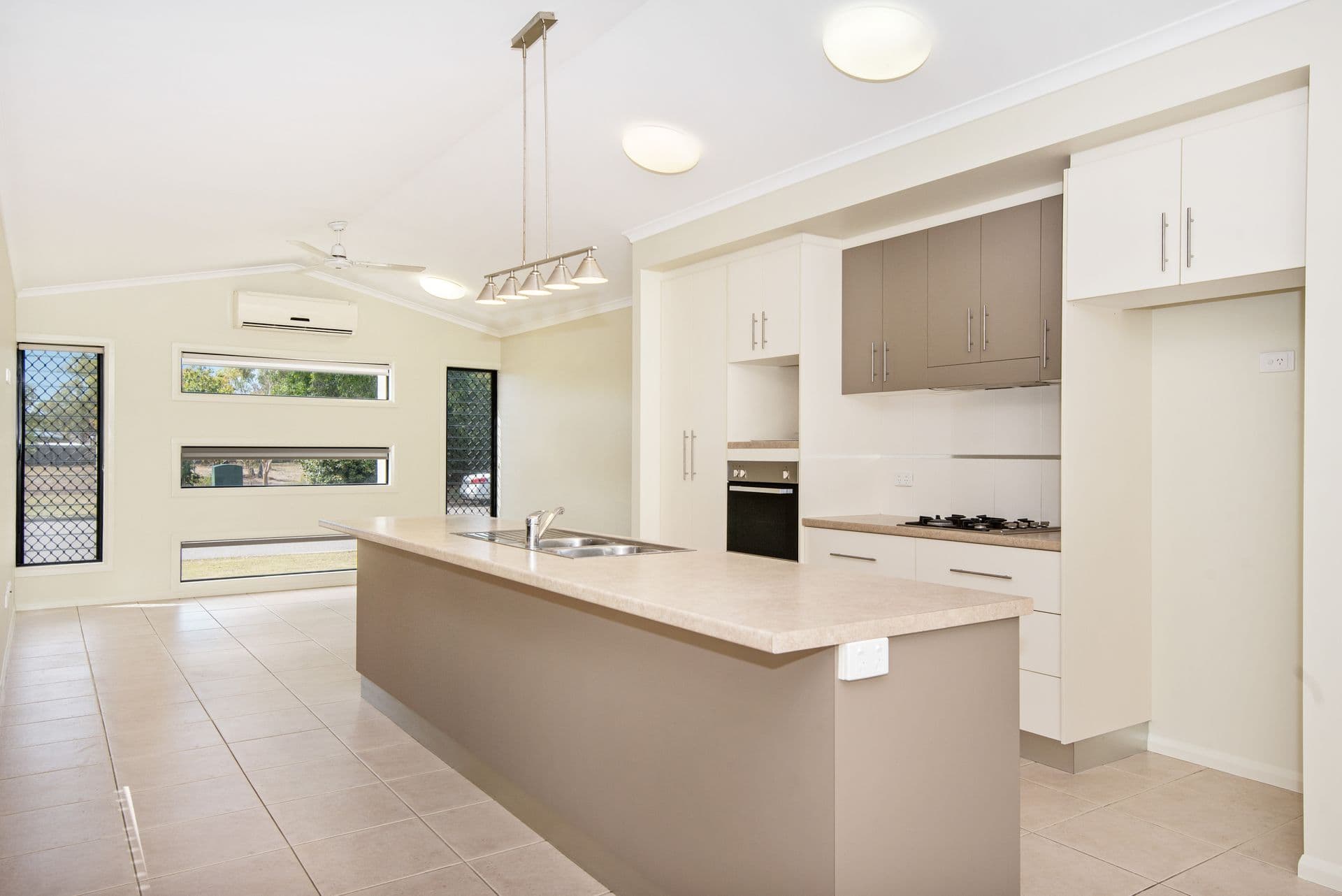 68 Summerland Drive, Deeragun, QLD, 4818, Deeragun - Thumbnail 2
