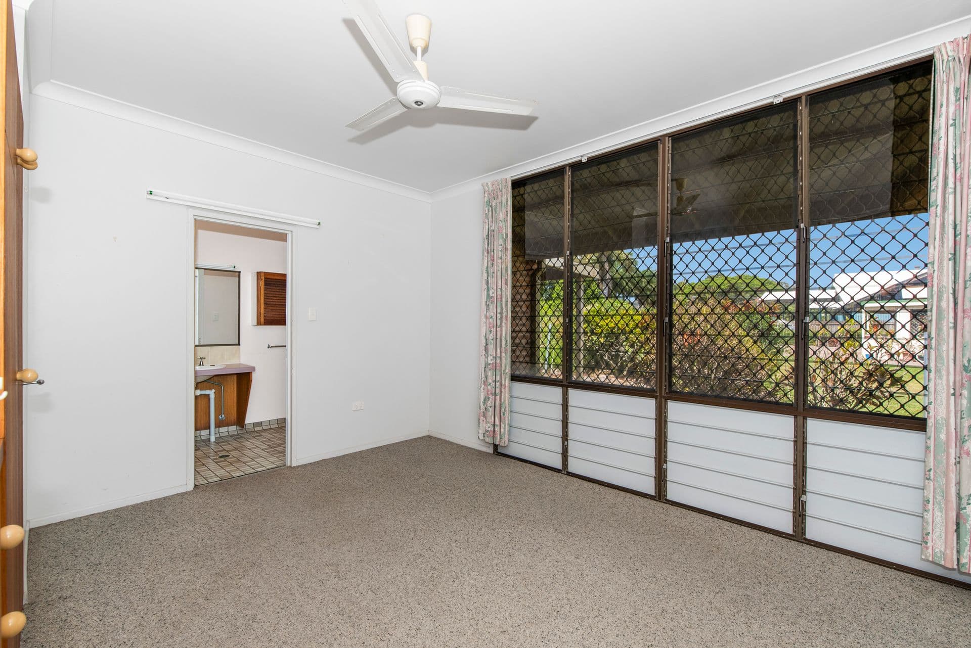 8A Hatchett Street, Cranbrook, QLD, 4814, Cranbrook - Thumbnail 5