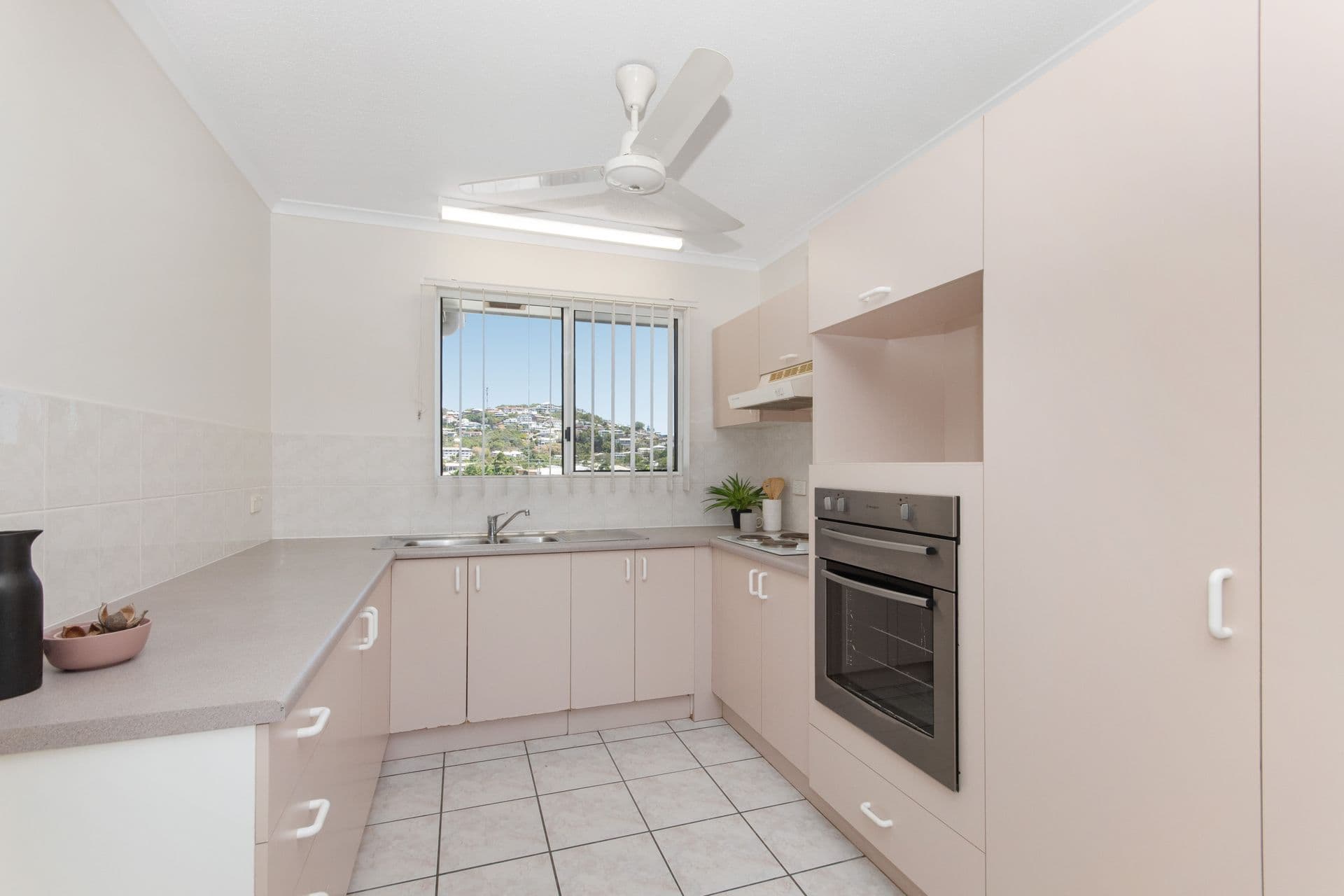 15/106A-107 The Strand, North Ward, QLD, 4810, North Ward - Thumbnail 3