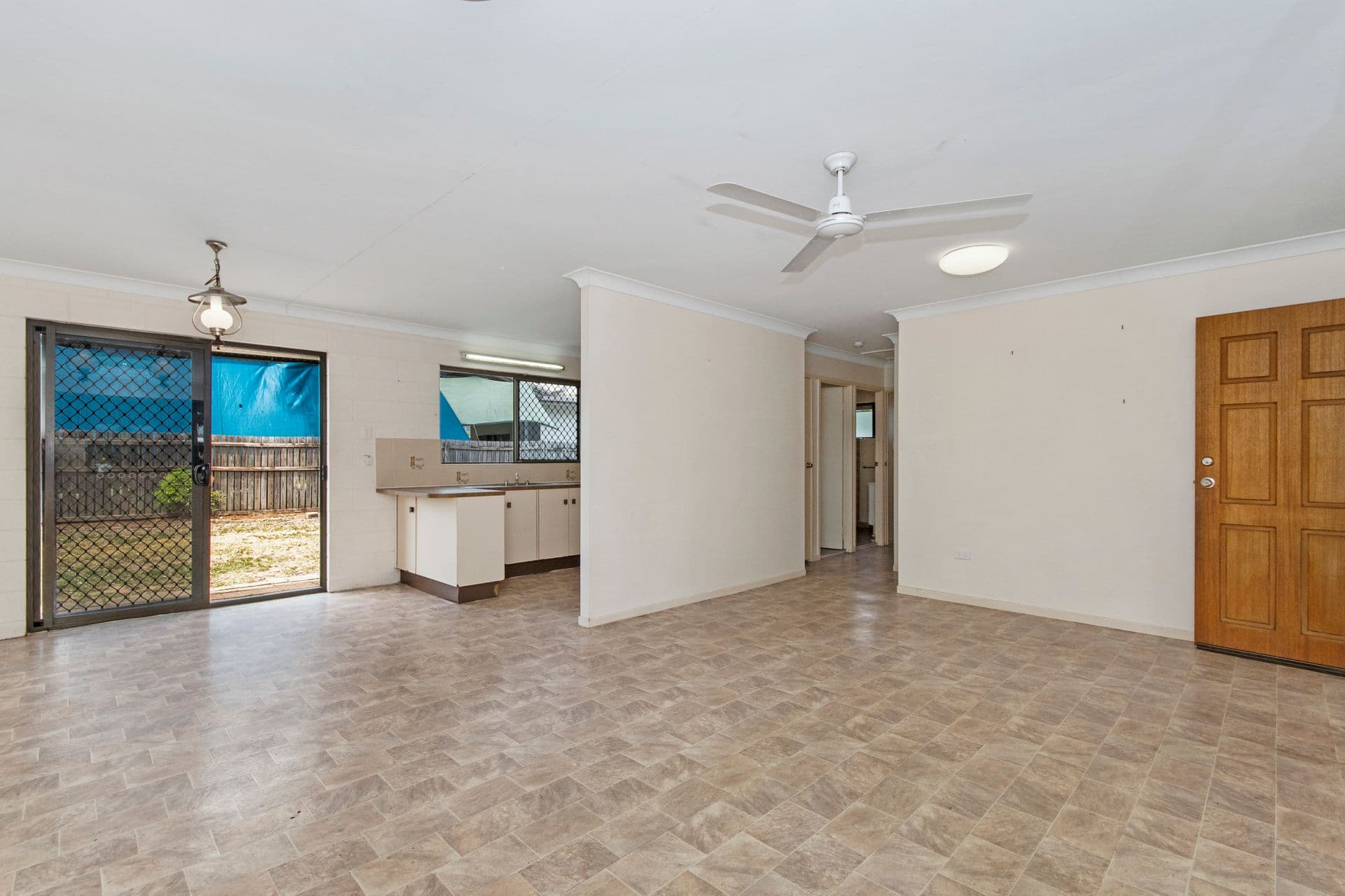 22 Bernarra Street, Rasmussen, QLD, 4815, Rasmussen - Thumbnail 2