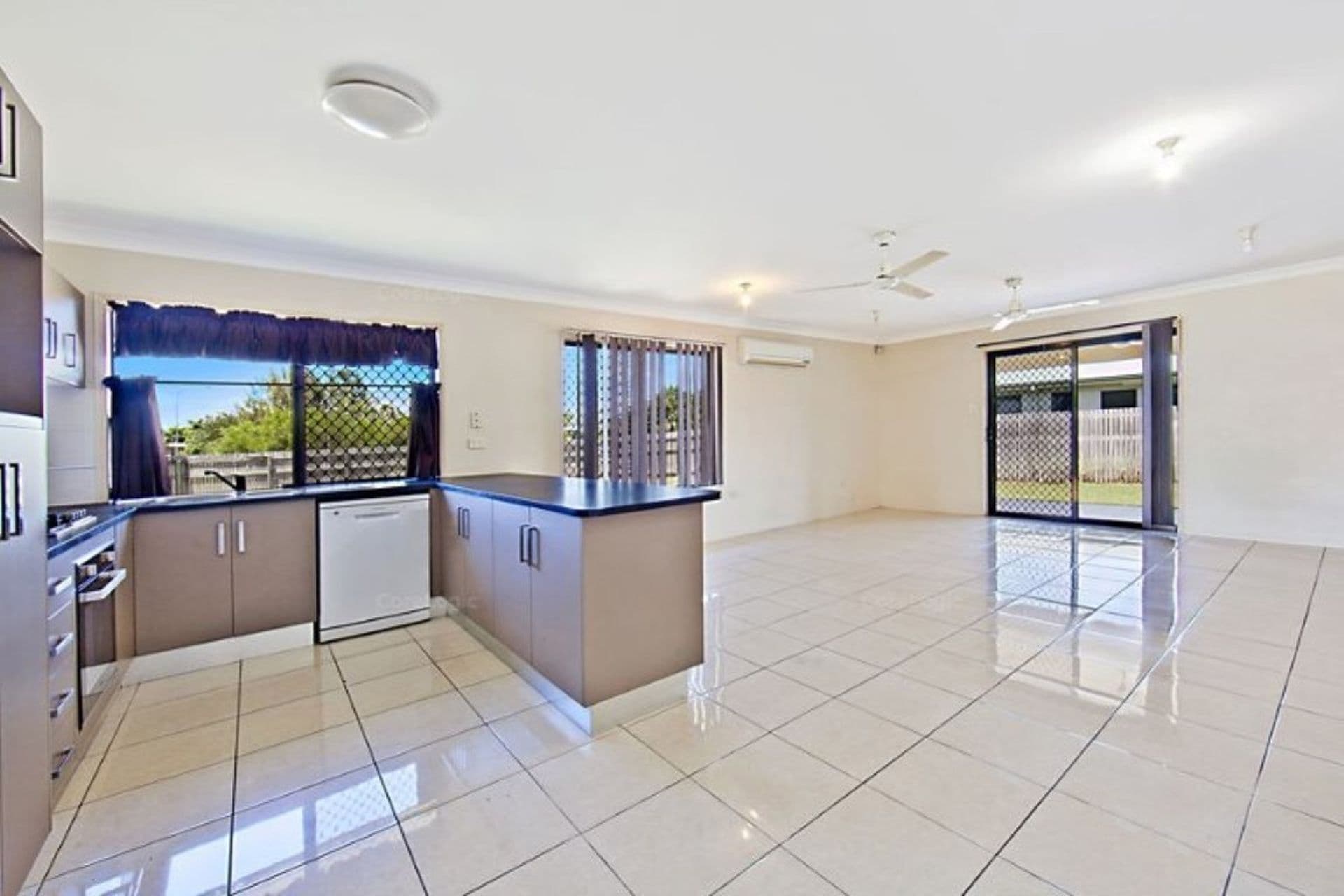 7 Summerland Drive, Deeragun, QLD, 4818, Deeragun - Thumbnail 4