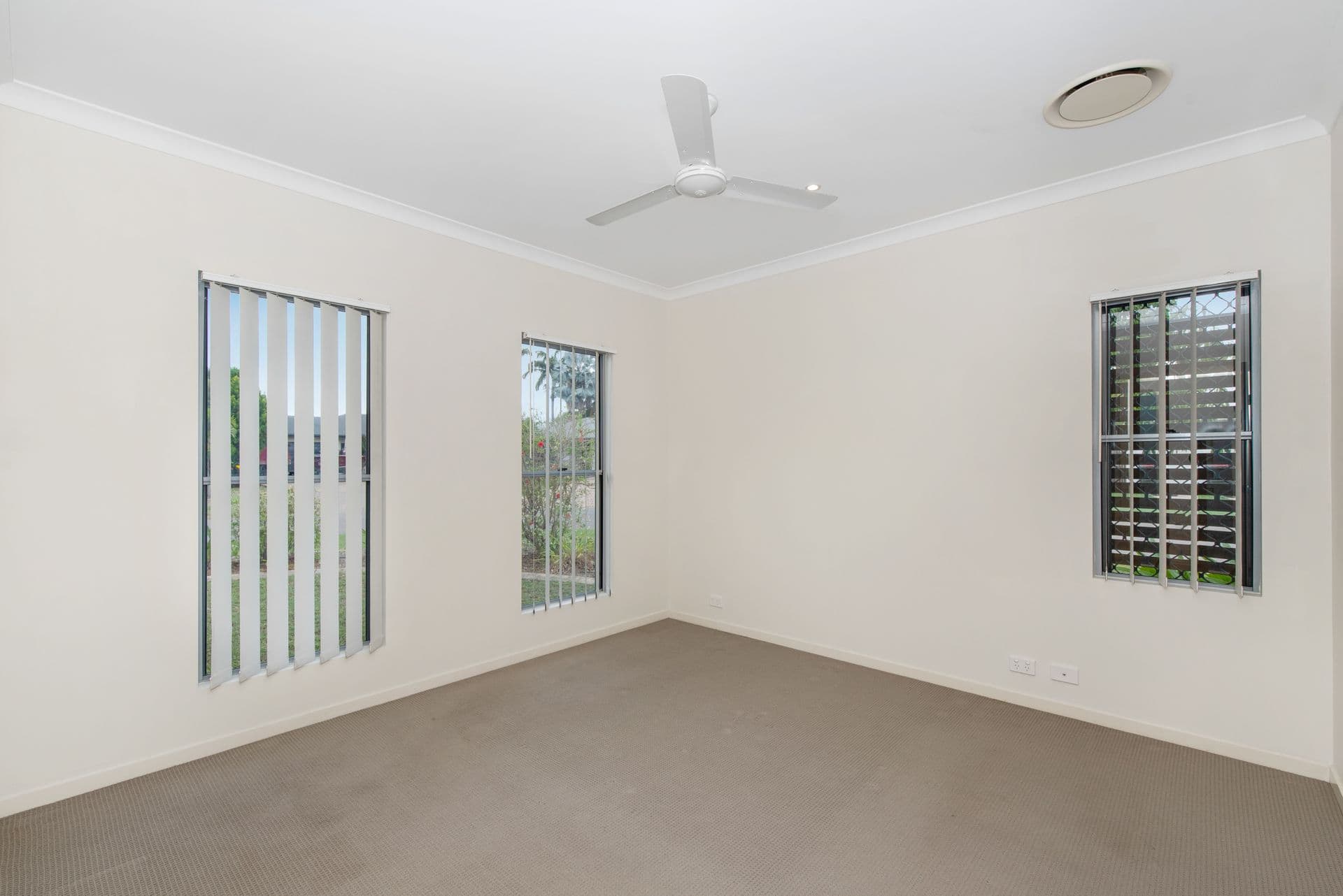 13 Yarra Crescent, Kelso, QLD, 4815, Kelso - Thumbnail 5