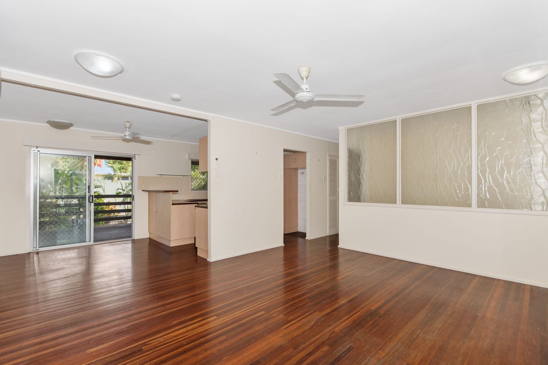 15 Seaward Crescent, Pallarenda, QLD, 4810, Pallarenda - Thumbnail 4