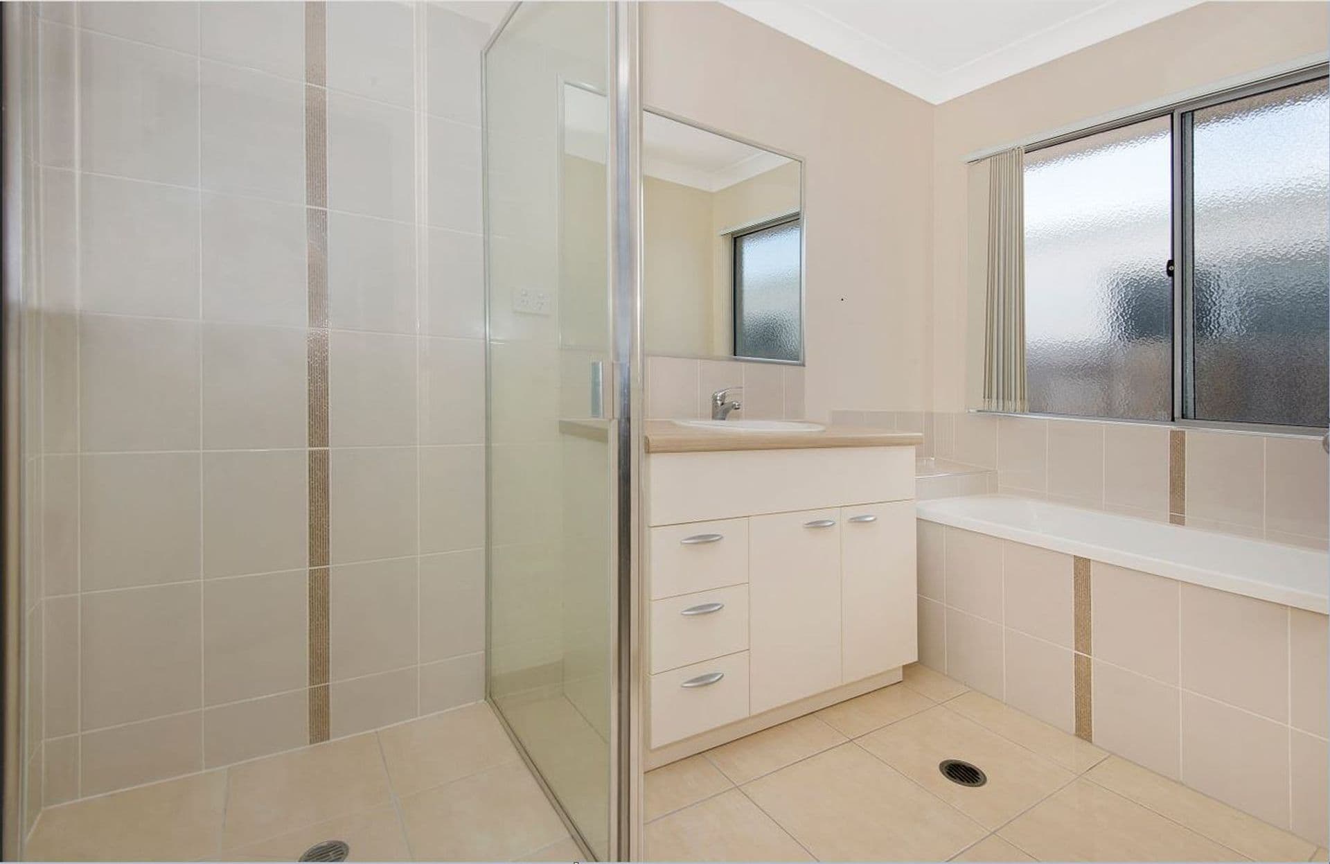 48 Beach Oak Drive, Mount Low, QLD, 4818, Mount Low - Thumbnail 4