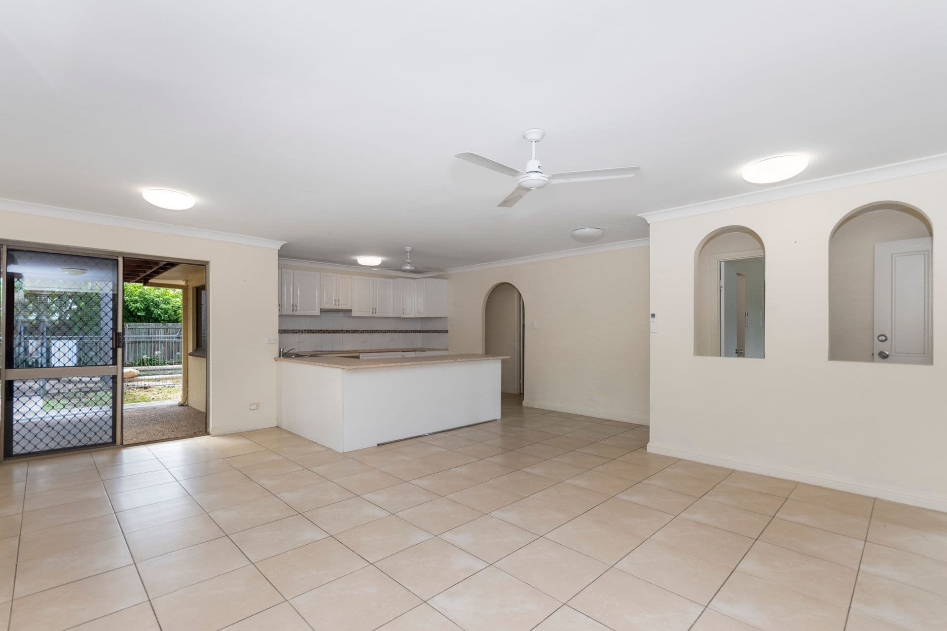 8 Woodlea Court, Kelso, QLD, 4815, Kelso - Thumbnail 2