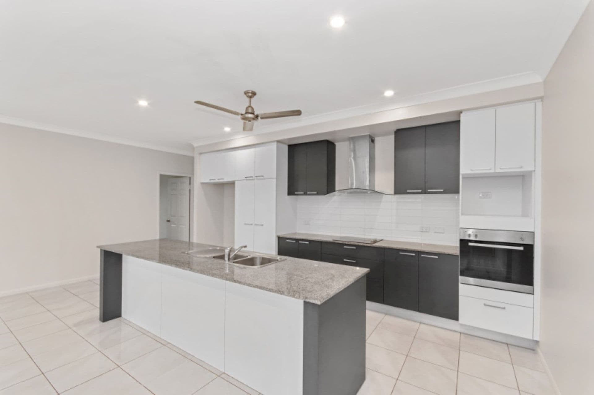 9 Batiki Circuit, Burdell, QLD, 4818, Burdell - Thumbnail 2
