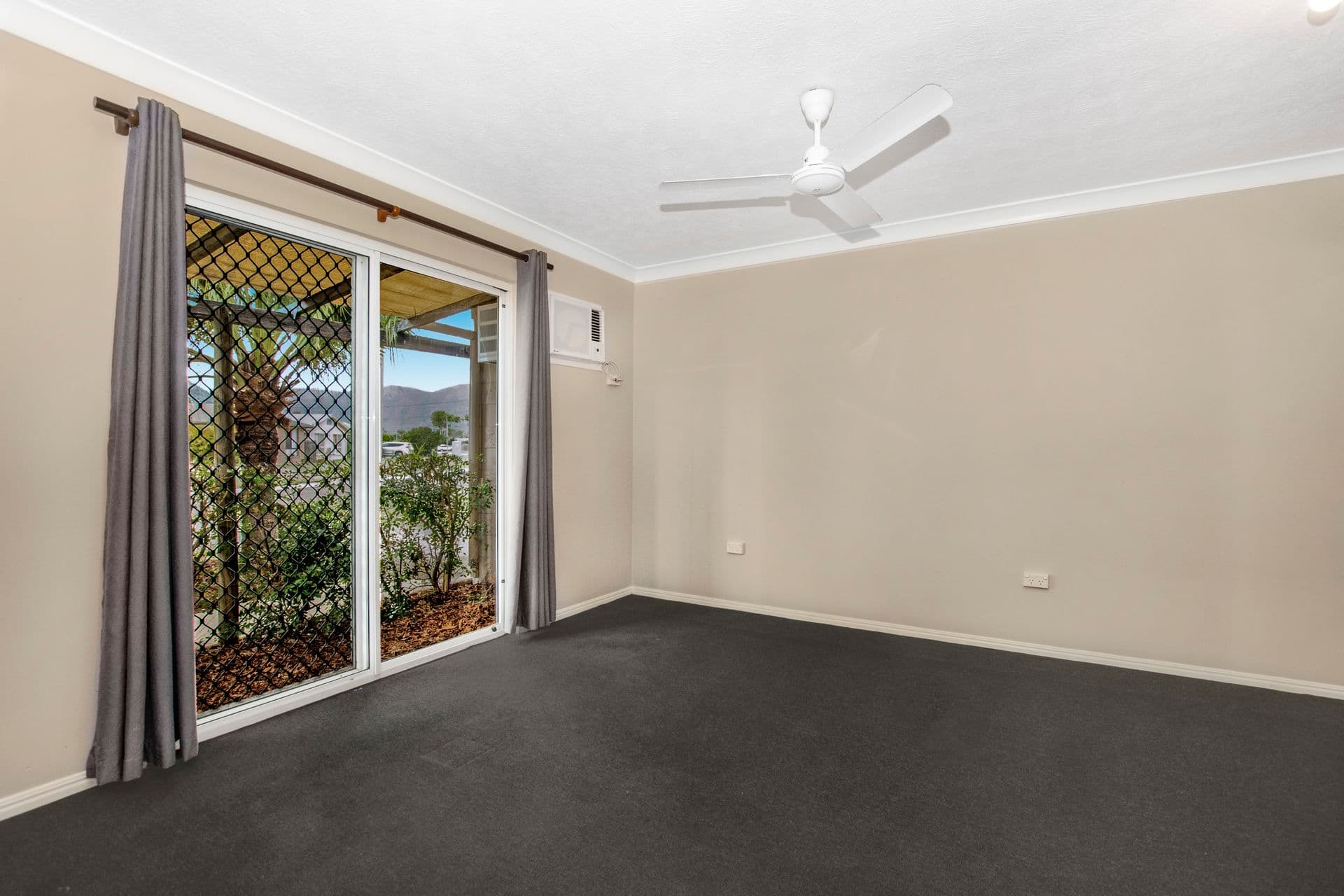 42 Chiquita Avenue, Rasmussen, QLD, 4815, Rasmussen - Thumbnail 2