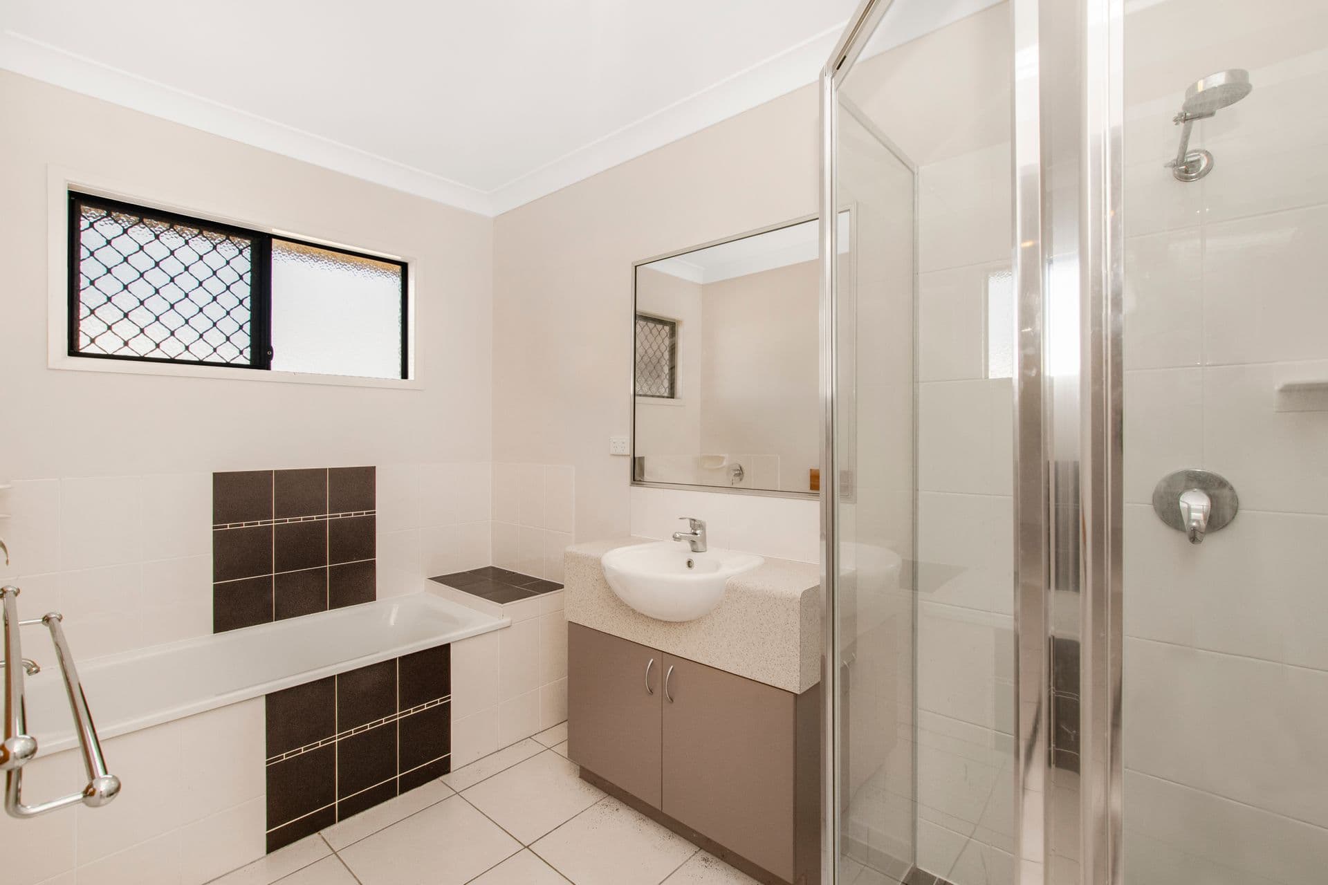 13 Ellsworth Drive, Mount Louisa, QLD, 4814, Mount Louisa - Thumbnail 7