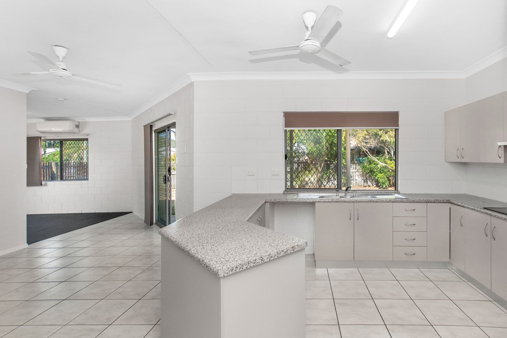 10 Keir Court, Rasmussen, QLD, 4815, Rasmussen - Thumbnail 2
