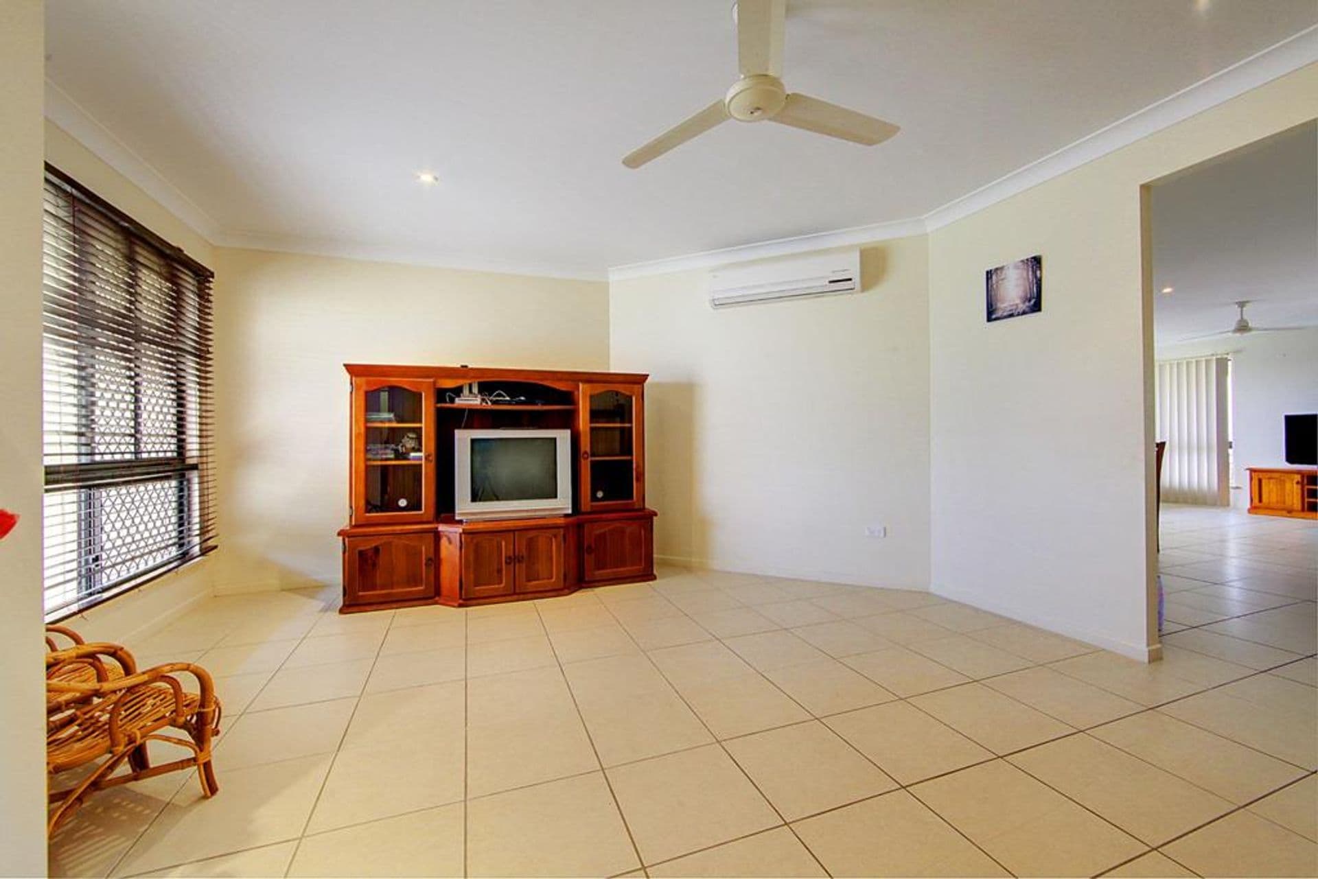 12 Bronzewing Crescent, Bohle Plains, QLD, 4817, Bohle Plains - Thumbnail 2
