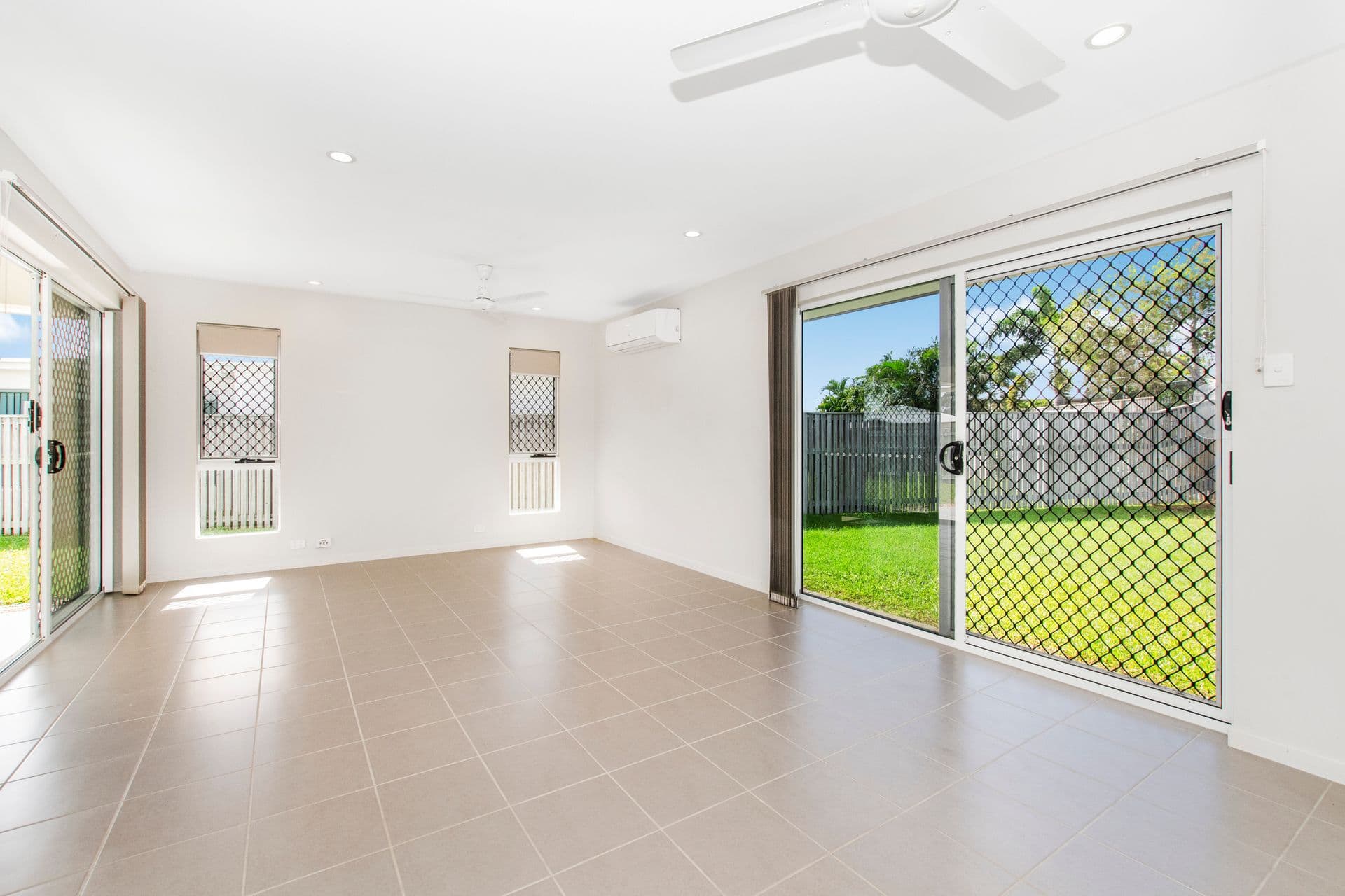 43 Hillock Crescent, Bushland Beach, QLD, 4818, Bushland Beach - Thumbnail 4