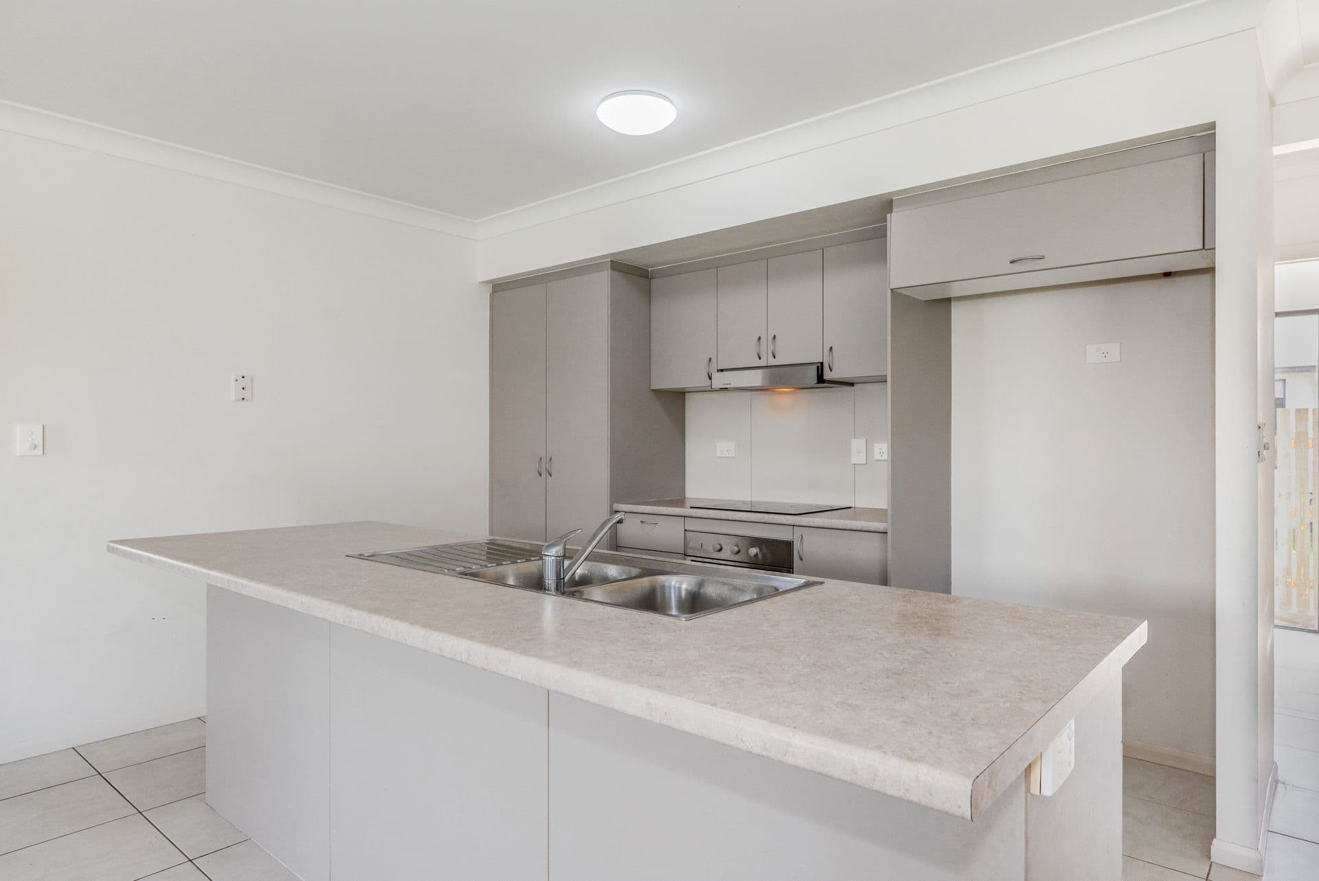 11 Kirrama Court, Bushland Beach, QLD, 4818, Bushland Beach - Thumbnail 2