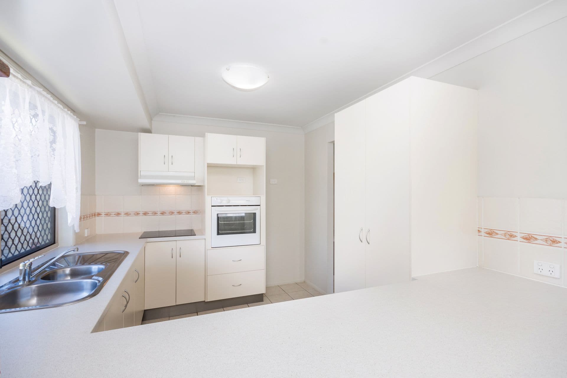 14 Finlay Court, Kirwan, QLD, 4817, Kirwan - Thumbnail 2