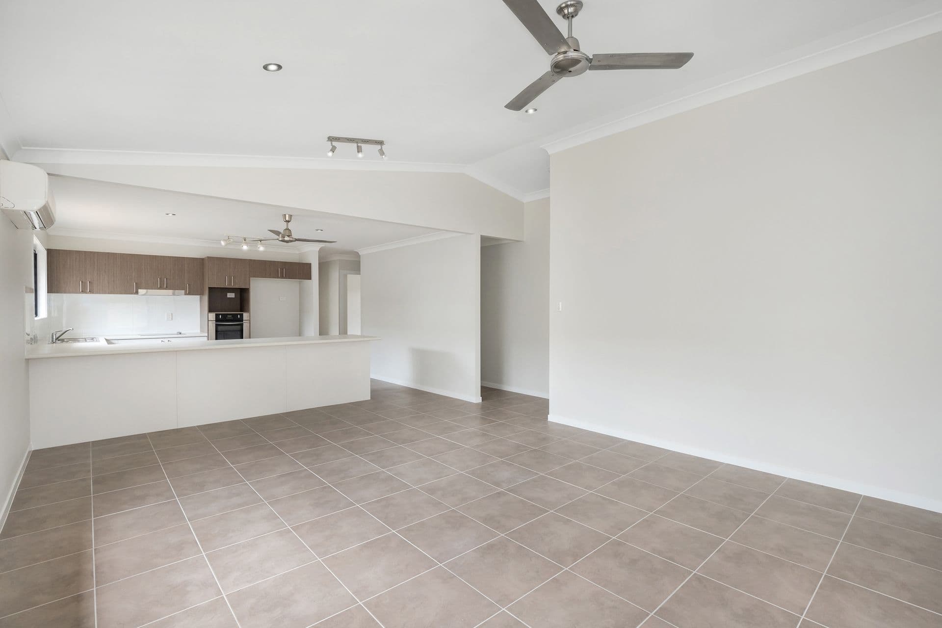 4 Waterpark Place, Idalia, QLD, 4811, Idalia - Thumbnail 2