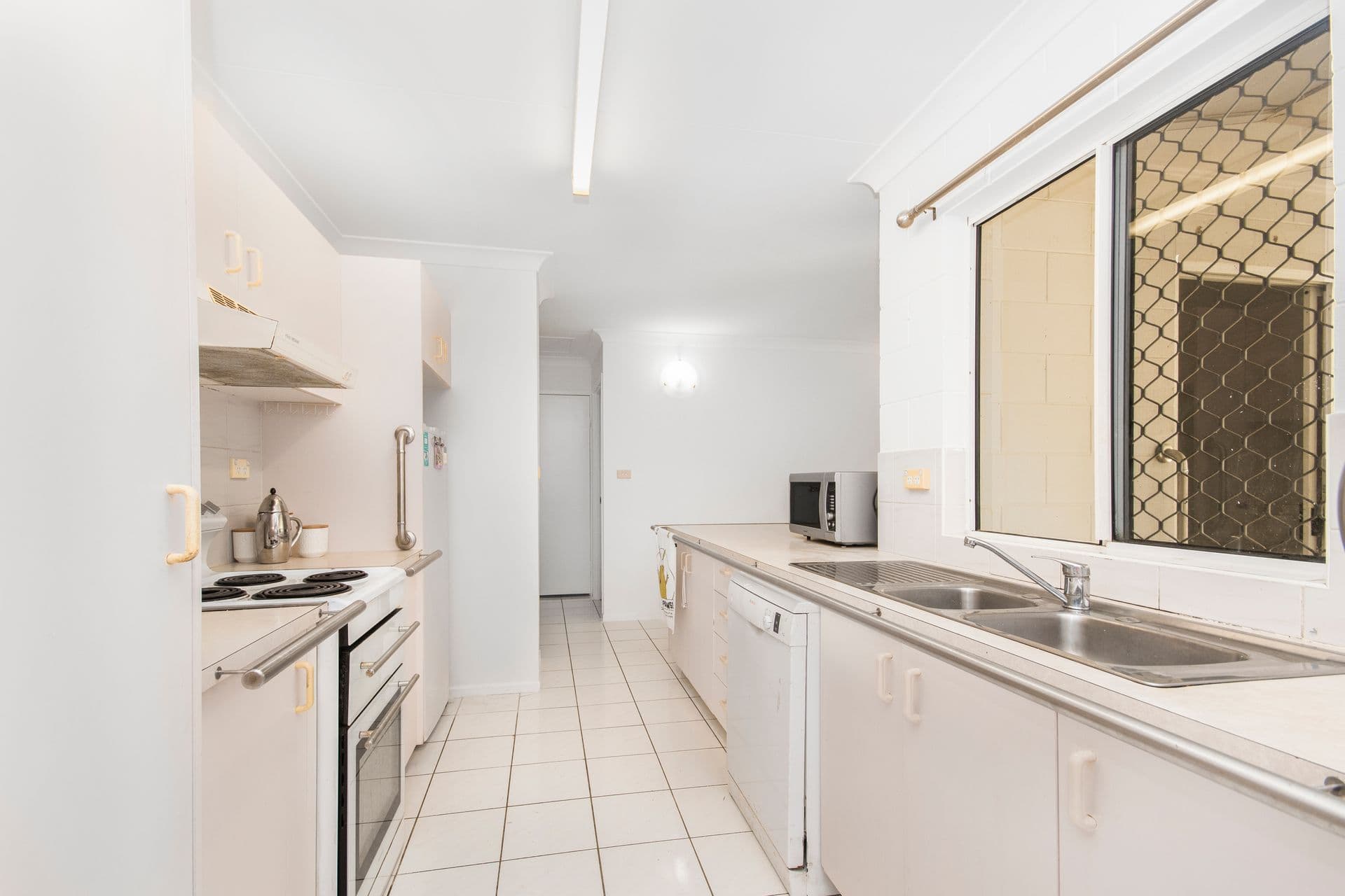 43 Feeney Avenue, Rasmussen, QLD, 4815, Rasmussen - Thumbnail 3